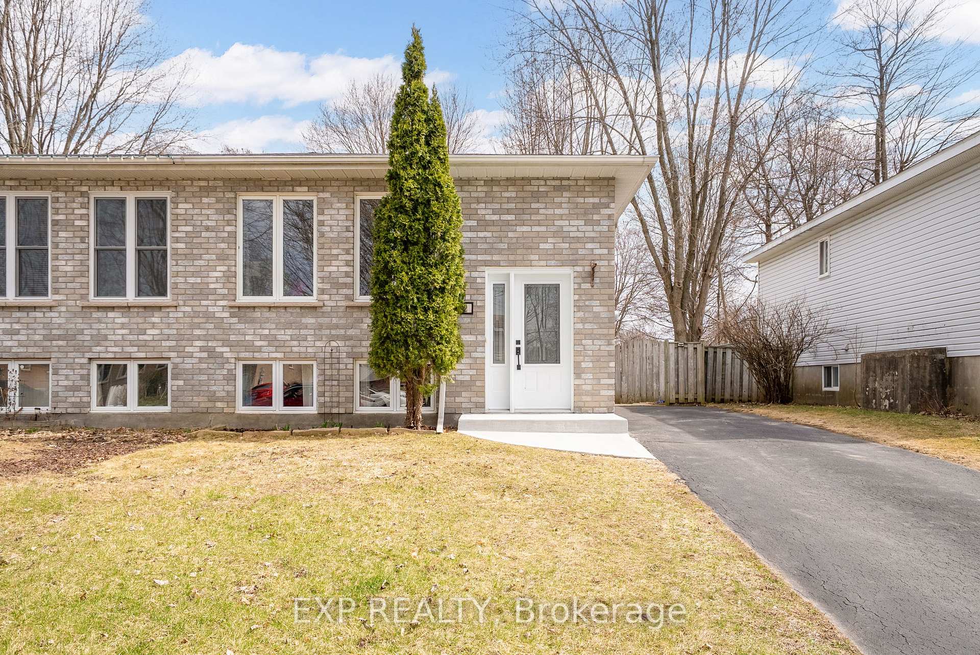 Photo 37 of 122 Glen Oaks Court, Cornwall — HOMEH
