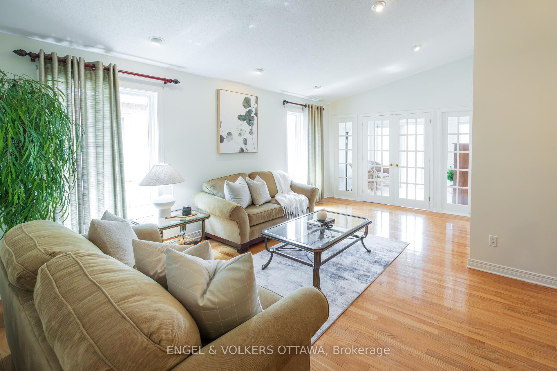 Photo 26 of 4293 Green Gables Lane, Ottawa, Riverside South/Gloucester Glen — HOMEH