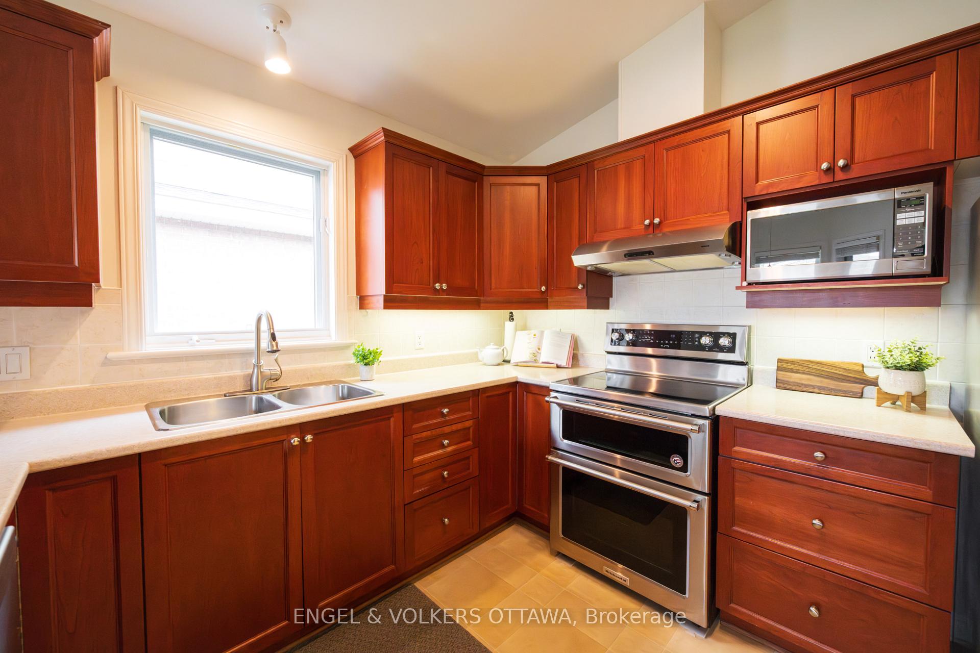 Photo 37 of 4293 Green Gables Lane, Ottawa, Riverside South/Gloucester Glen — HOMEH