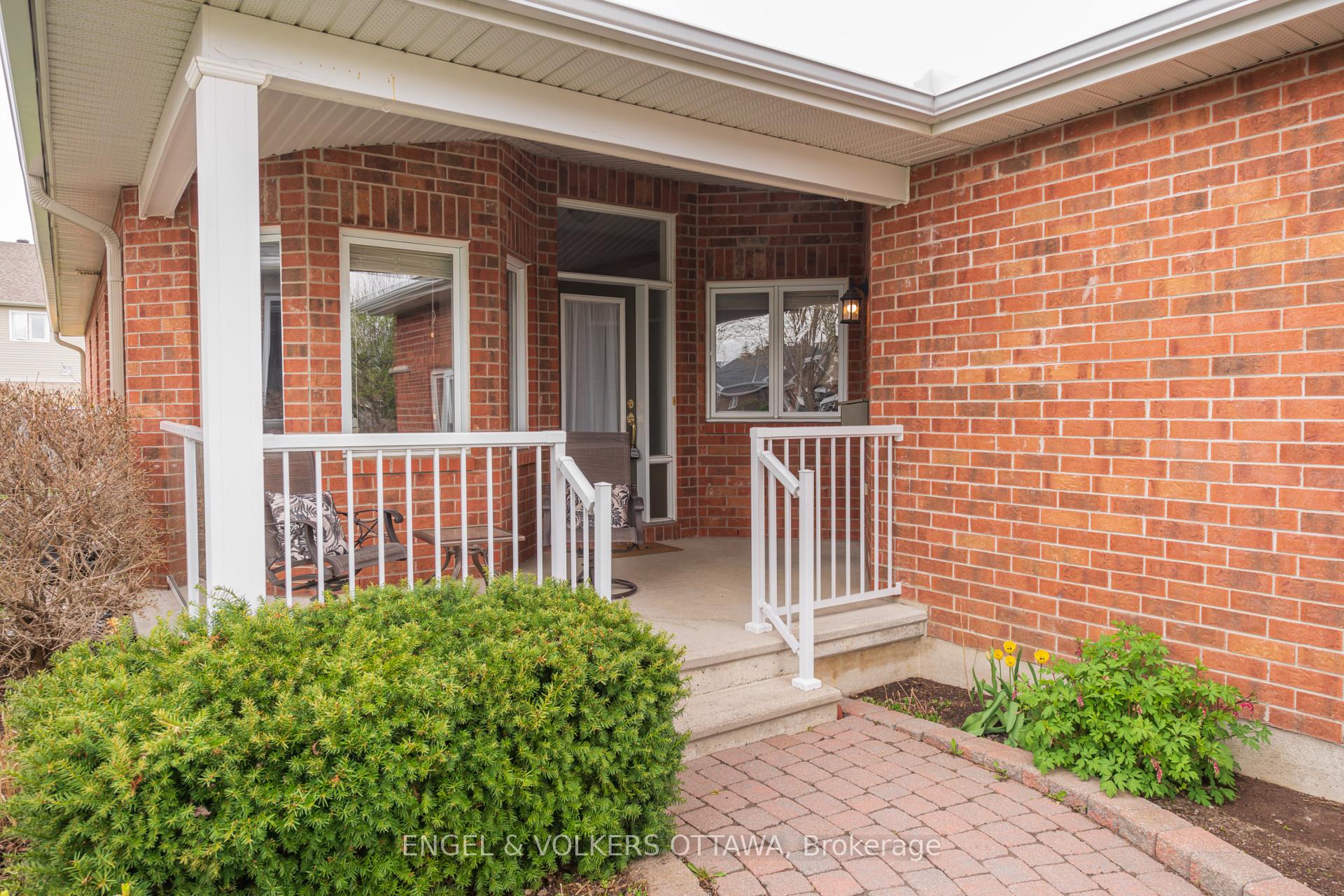 Photo 5 of 4293 Green Gables Lane, Ottawa, Riverside South/Gloucester Glen — HOMEH
