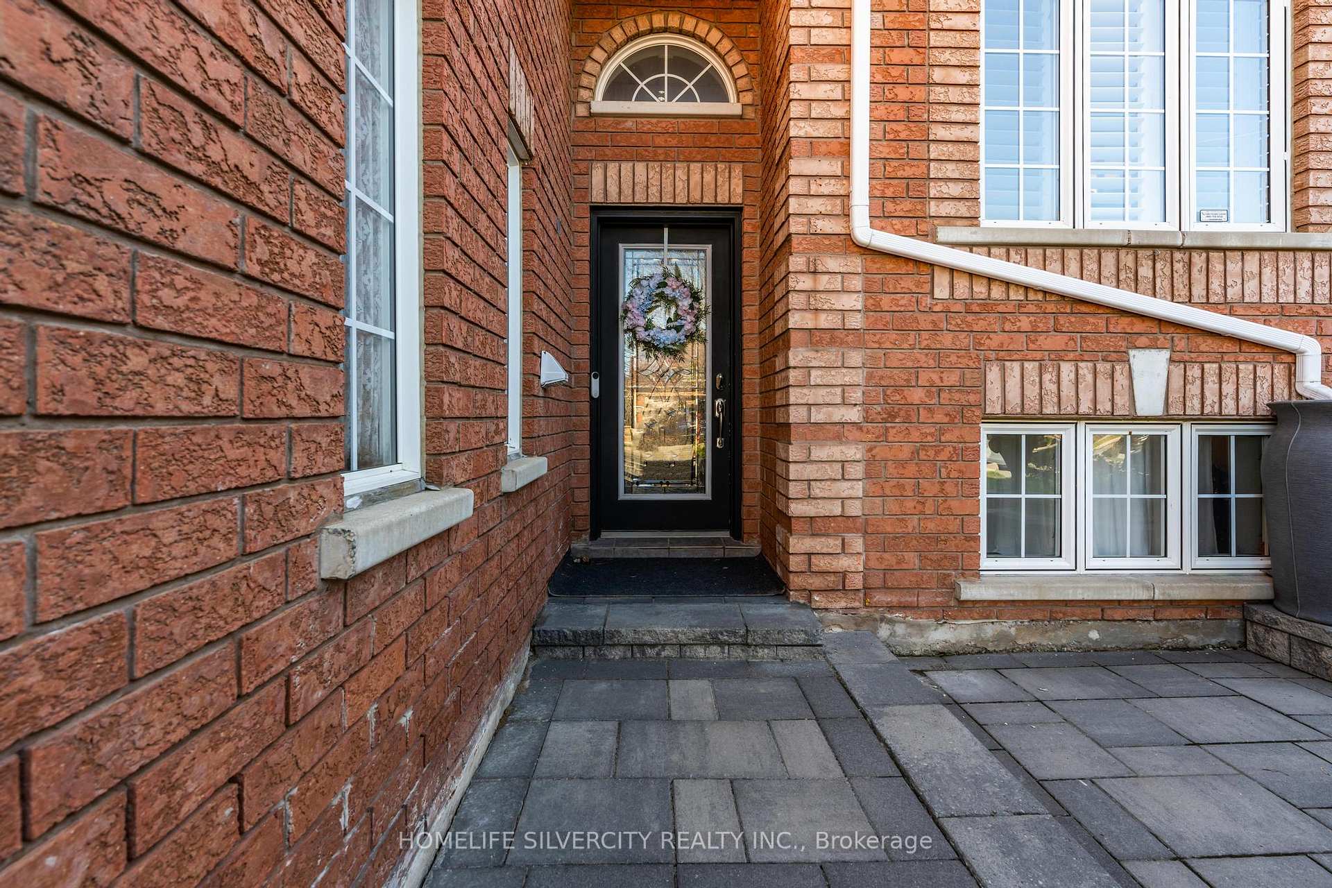 Photo 4 of 8 Orchid Drive, Brampton, Northwest Sandalwood Parkway — HOMEH