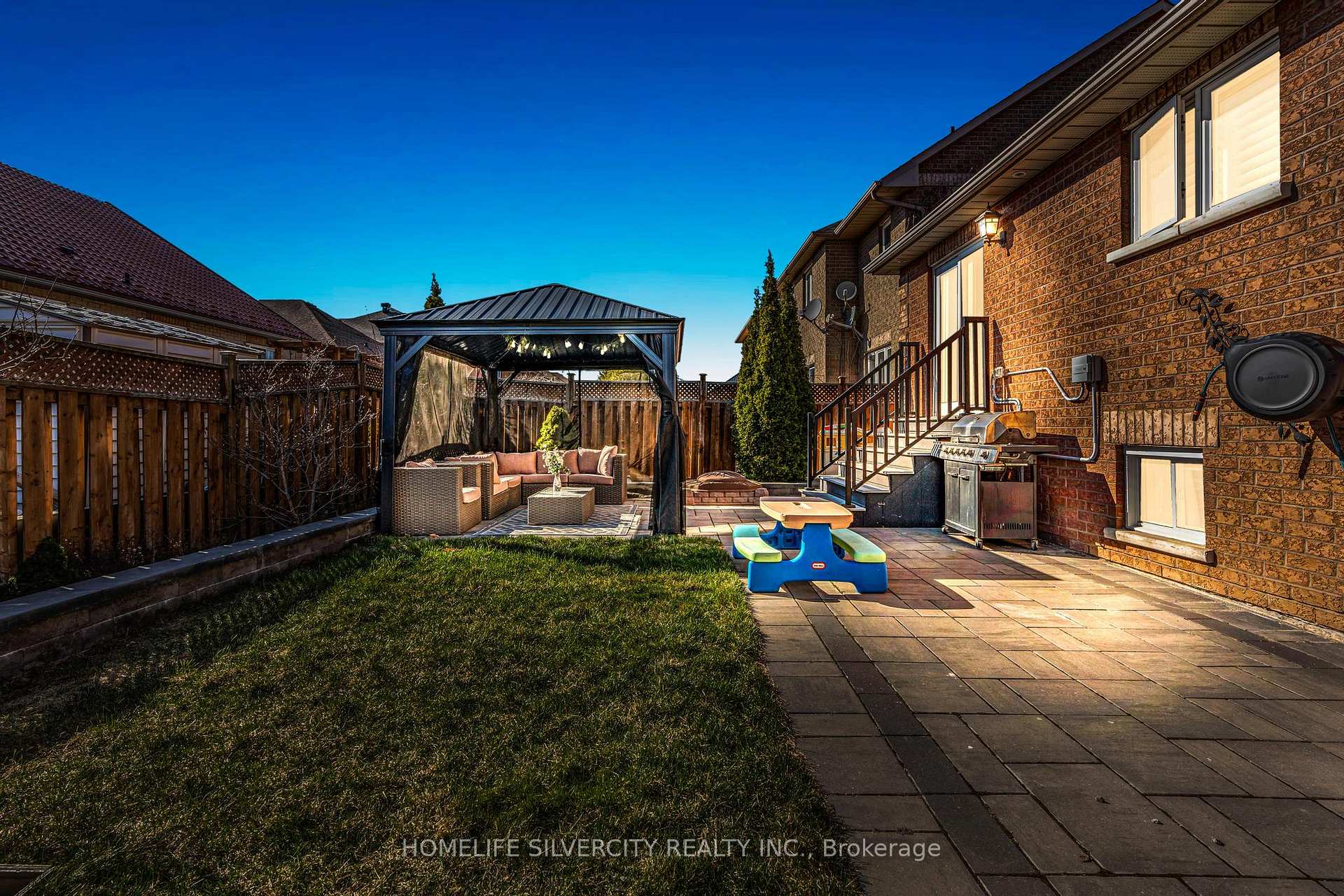 Photo 5 of 8 Orchid Drive, Brampton, Northwest Sandalwood Parkway — HOMEH