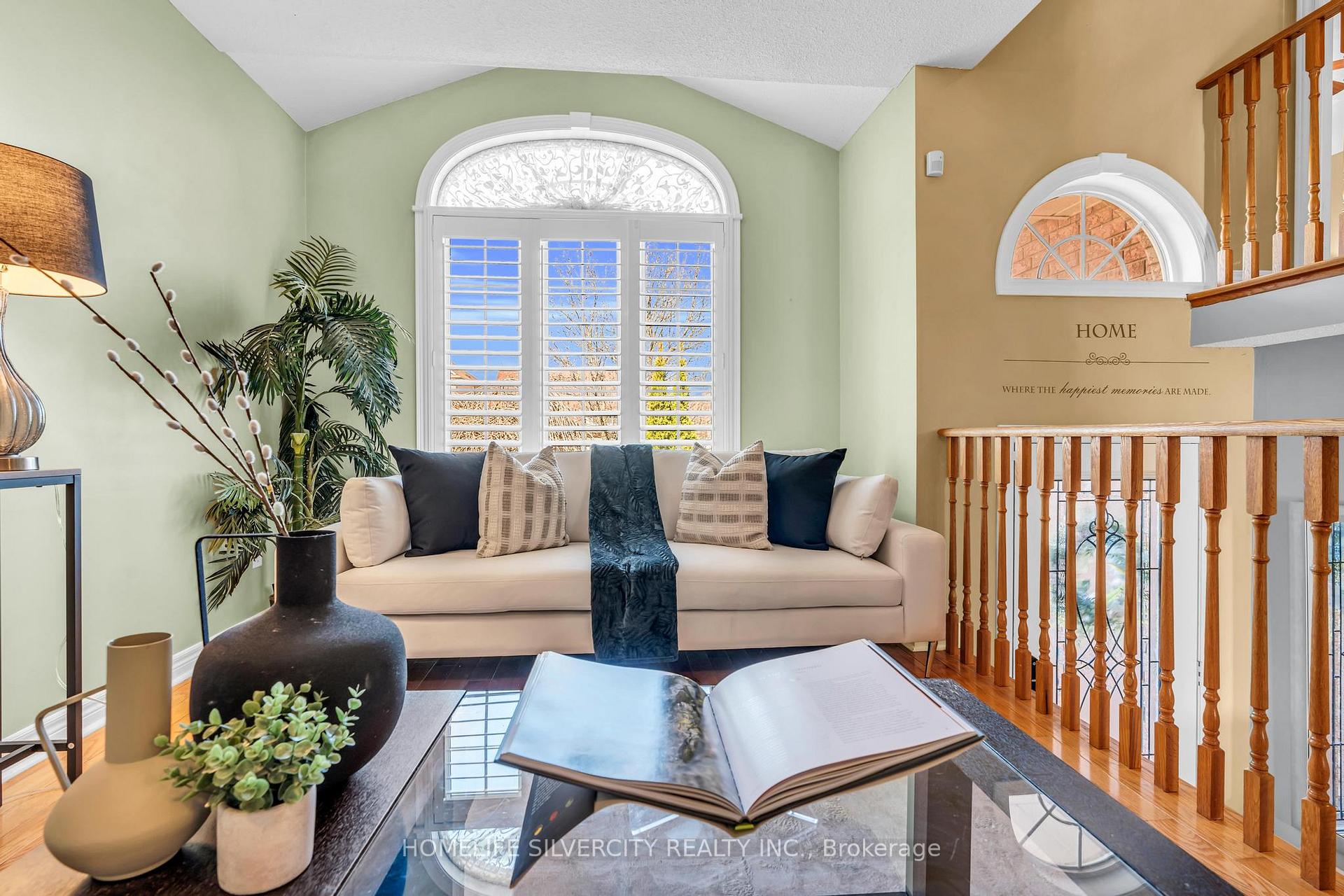 Photo 10 of 8 Orchid Drive, Brampton, Northwest Sandalwood Parkway — HOMEH