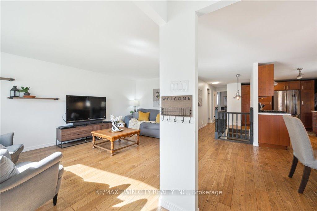 Photo 7 of 130 Selkirk Drive, Kitchener, Alpine — HOMEH