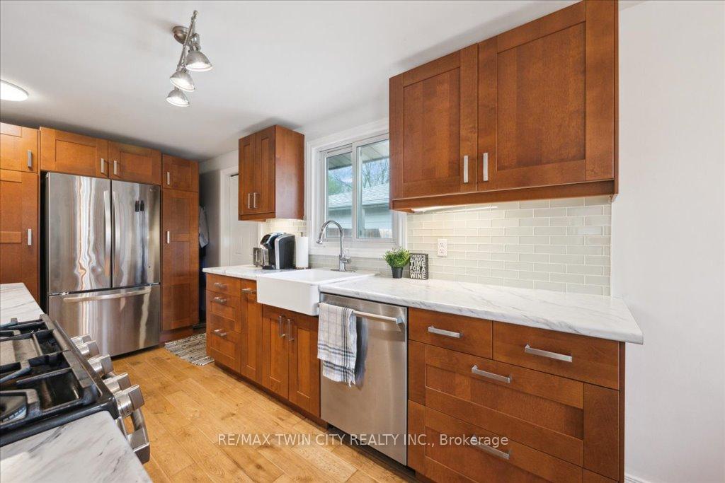 Photo 12 of 130 Selkirk Drive, Kitchener, Alpine — HOMEH