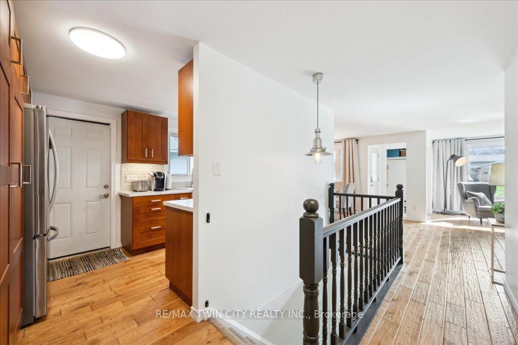 Photo 18 of 130 Selkirk Drive, Kitchener, Alpine — HOMEH