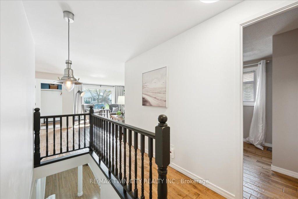 Photo 24 of 130 Selkirk Drive, Kitchener, Alpine — HOMEH