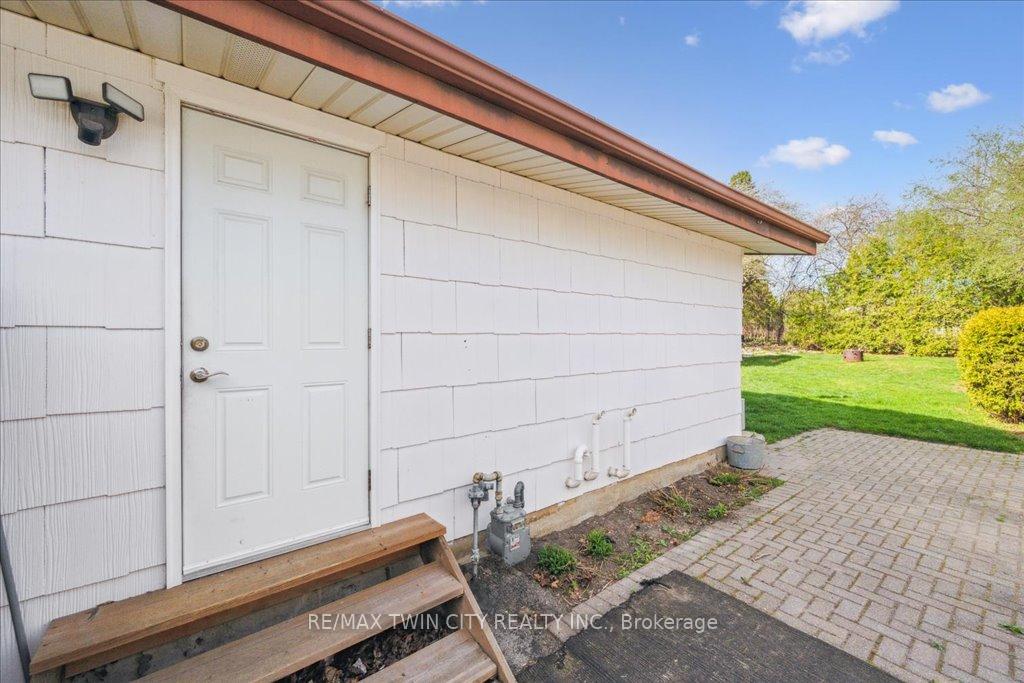 Photo 35 of 130 Selkirk Drive, Kitchener, Alpine — HOMEH