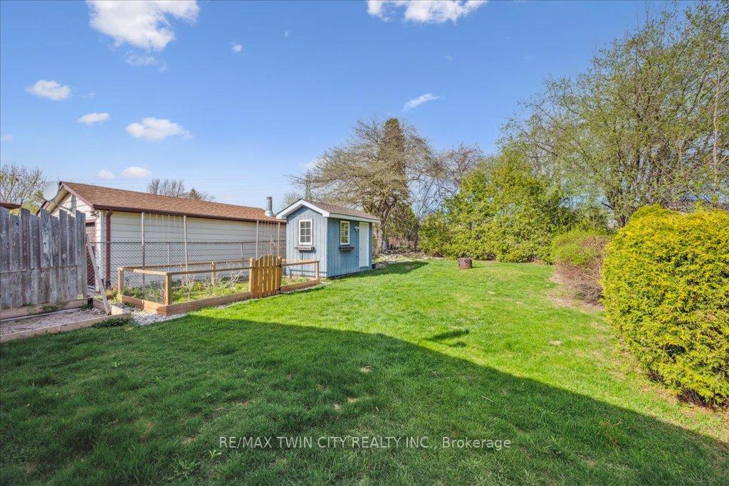 Photo 36 of 130 Selkirk Drive, Kitchener, Alpine — HOMEH