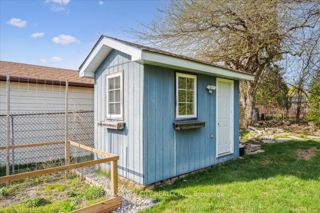 Photo 38 of 130 Selkirk Drive, Kitchener, Alpine — HOMEH