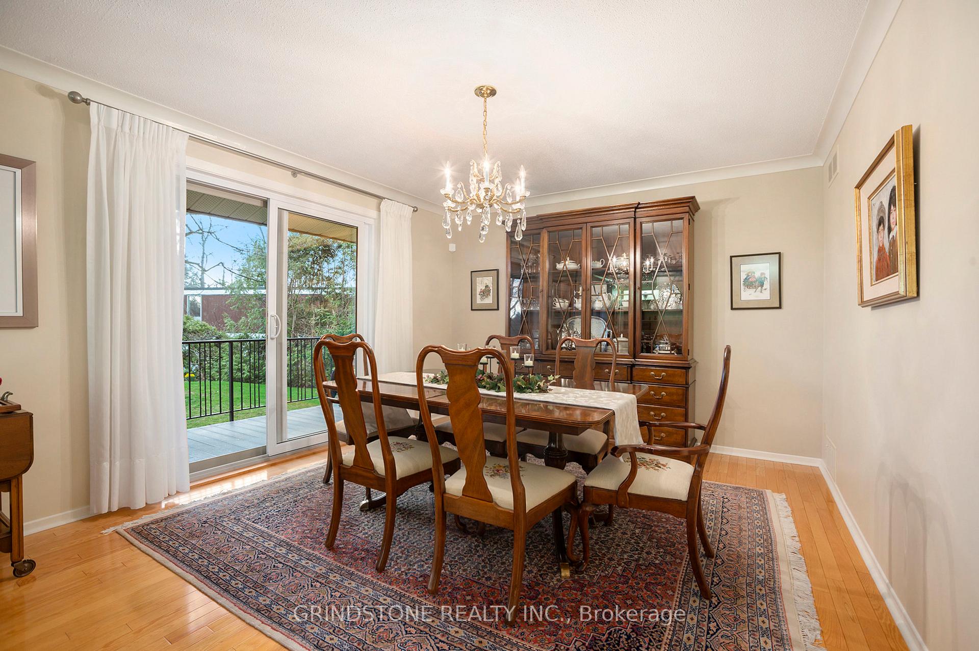 Photo 28 of 10 Barcham Crescent, Ottawa, Barrhaven - Hearts Desire — HOMEH