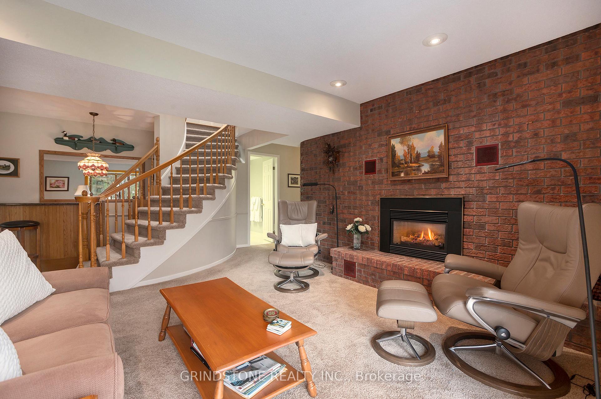 Photo 40 of 10 Barcham Crescent, Ottawa, Barrhaven - Hearts Desire — HOMEH