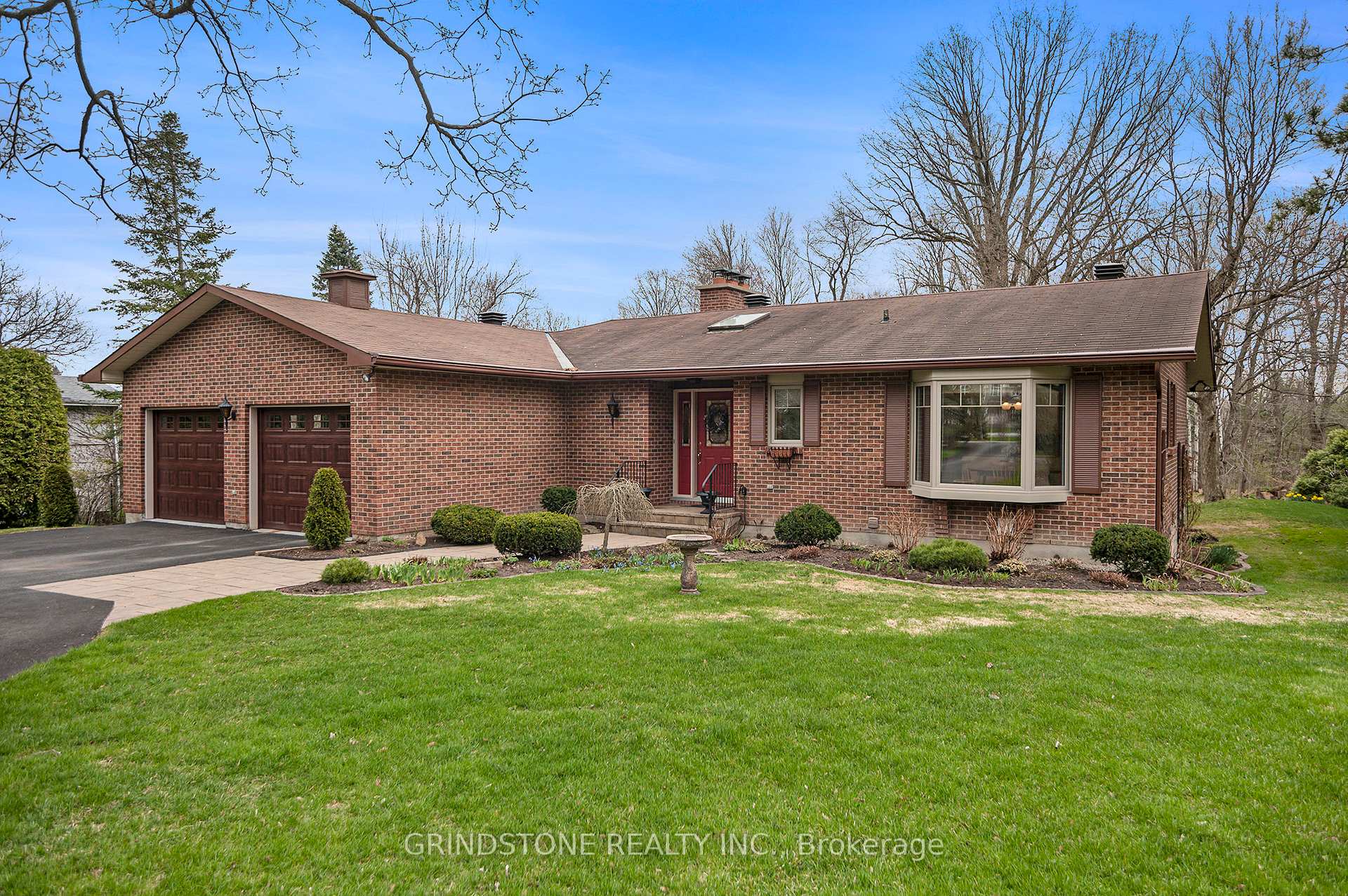 Photo 3 of 10 Barcham Crescent, Ottawa, Barrhaven - Hearts Desire — HOMEH