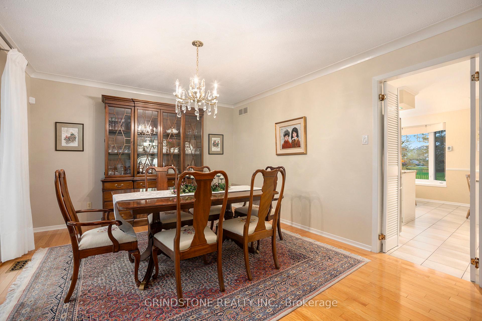 Photo 10 of 10 Barcham Crescent, Ottawa, Barrhaven - Hearts Desire — HOMEH