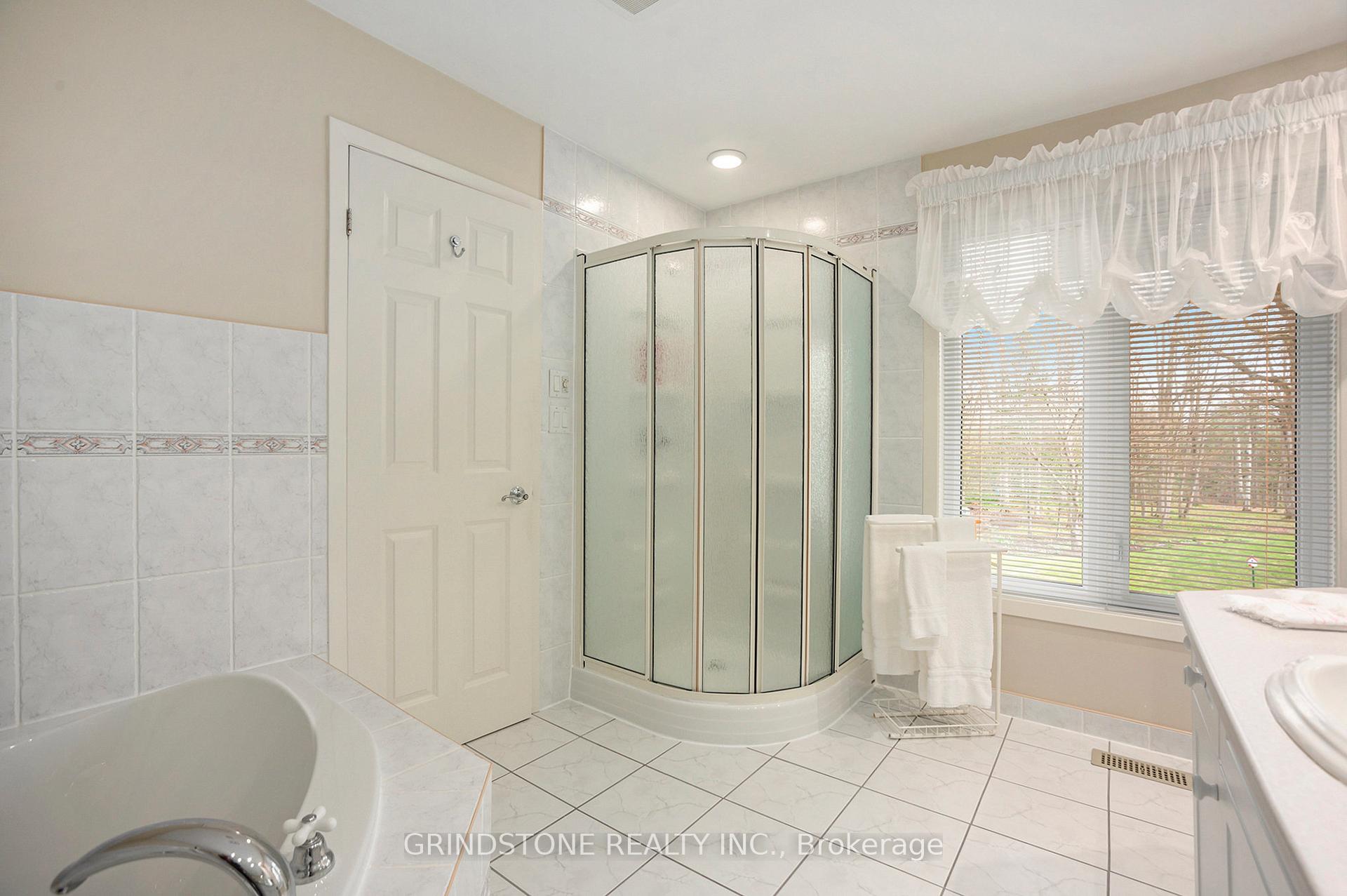 Photo 19 of 10 Barcham Crescent, Ottawa, Barrhaven - Hearts Desire — HOMEH