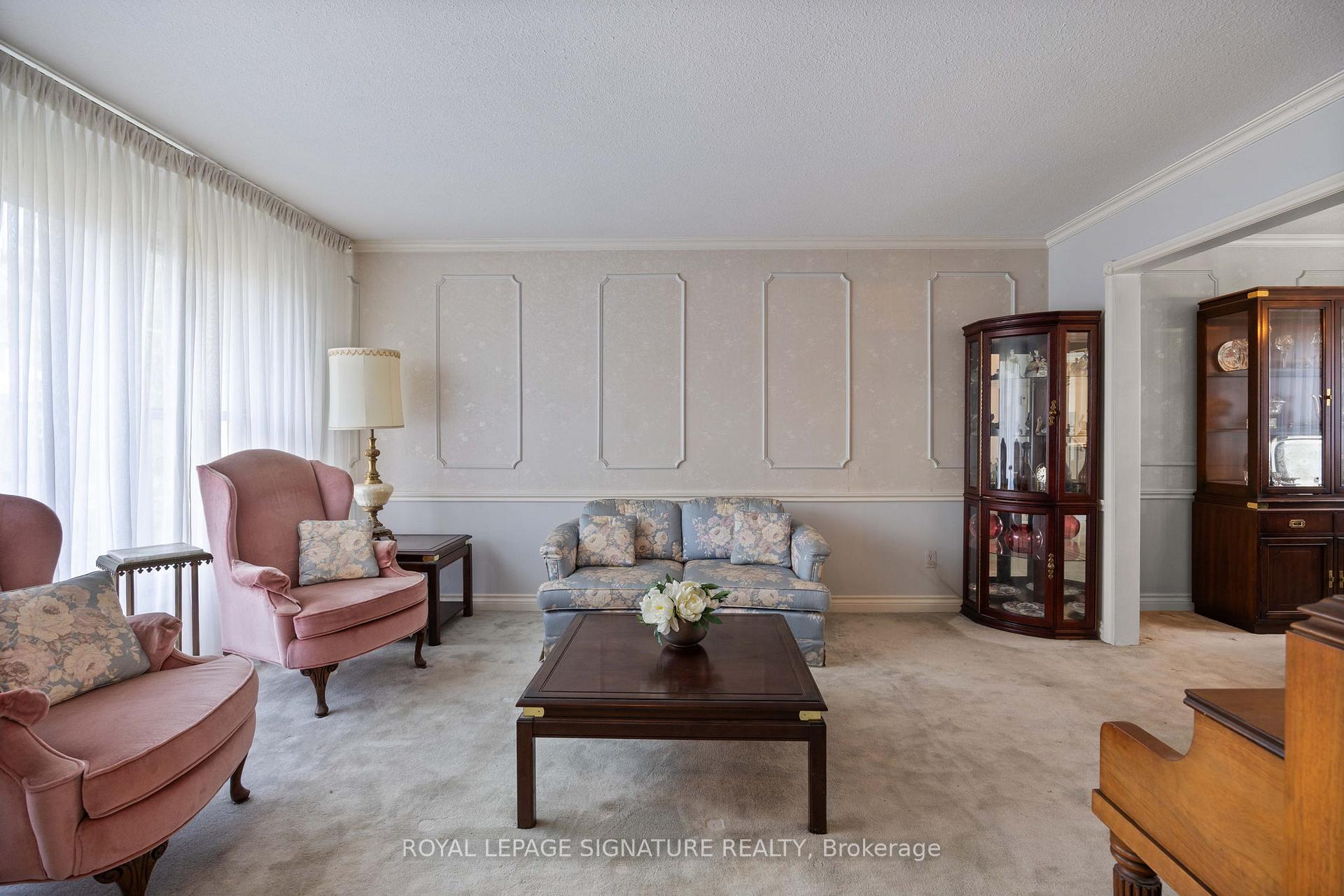 Photo 6 of 102 Rainier Square, Scarborough, L'Amoreaux — HOMEH