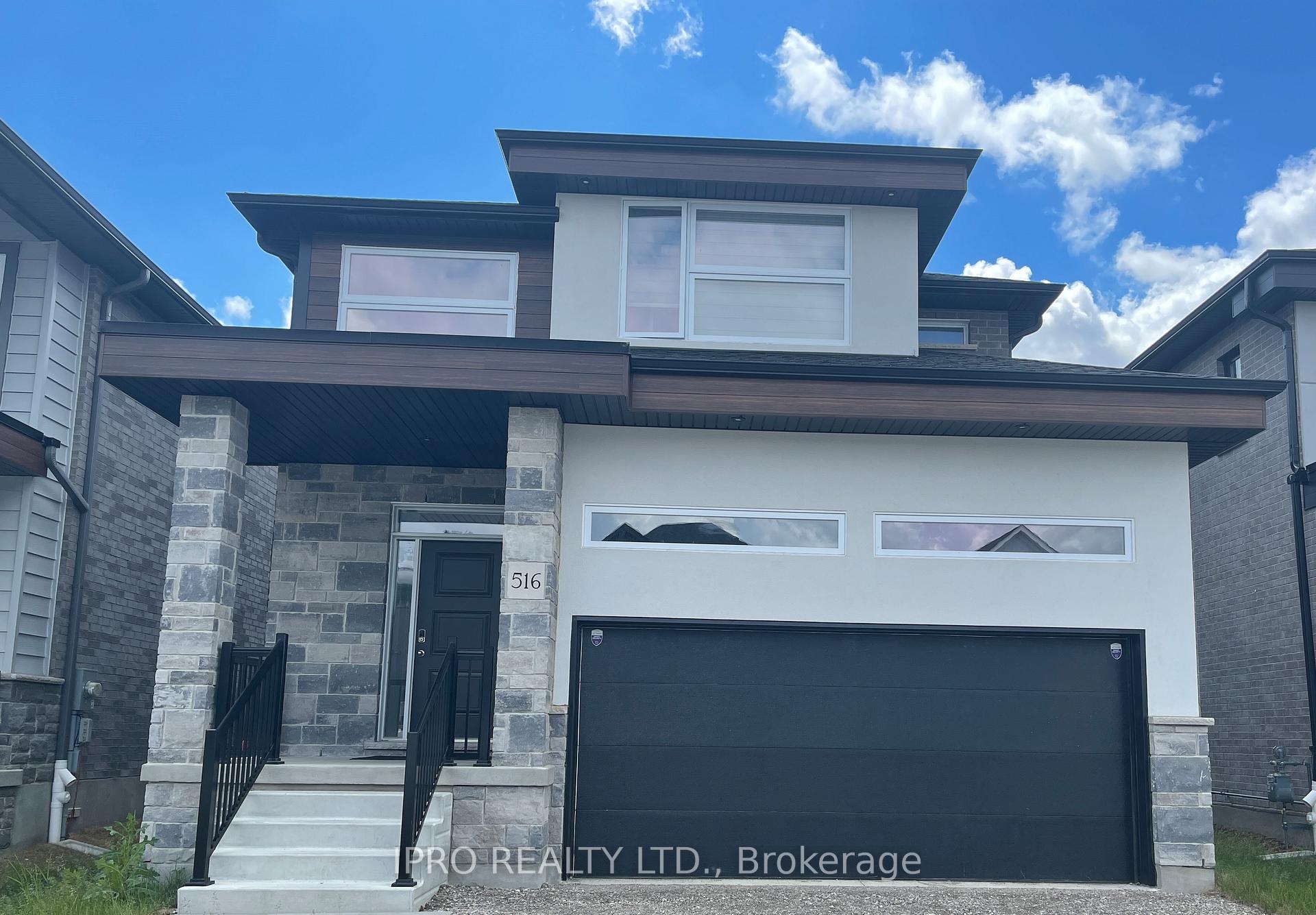 Front of 516 Doonwoods Crescent W