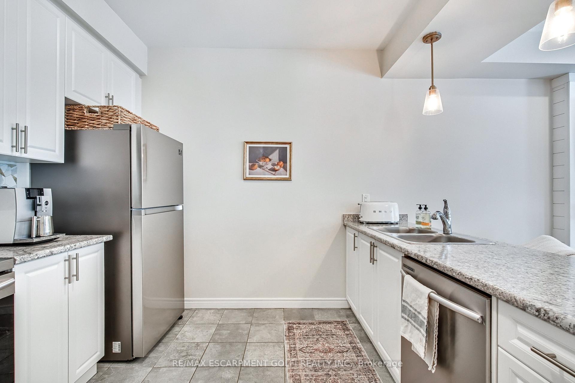 Photo 8 of 9 Pipe Avenue, Hamilton, Ancaster — HOMEH