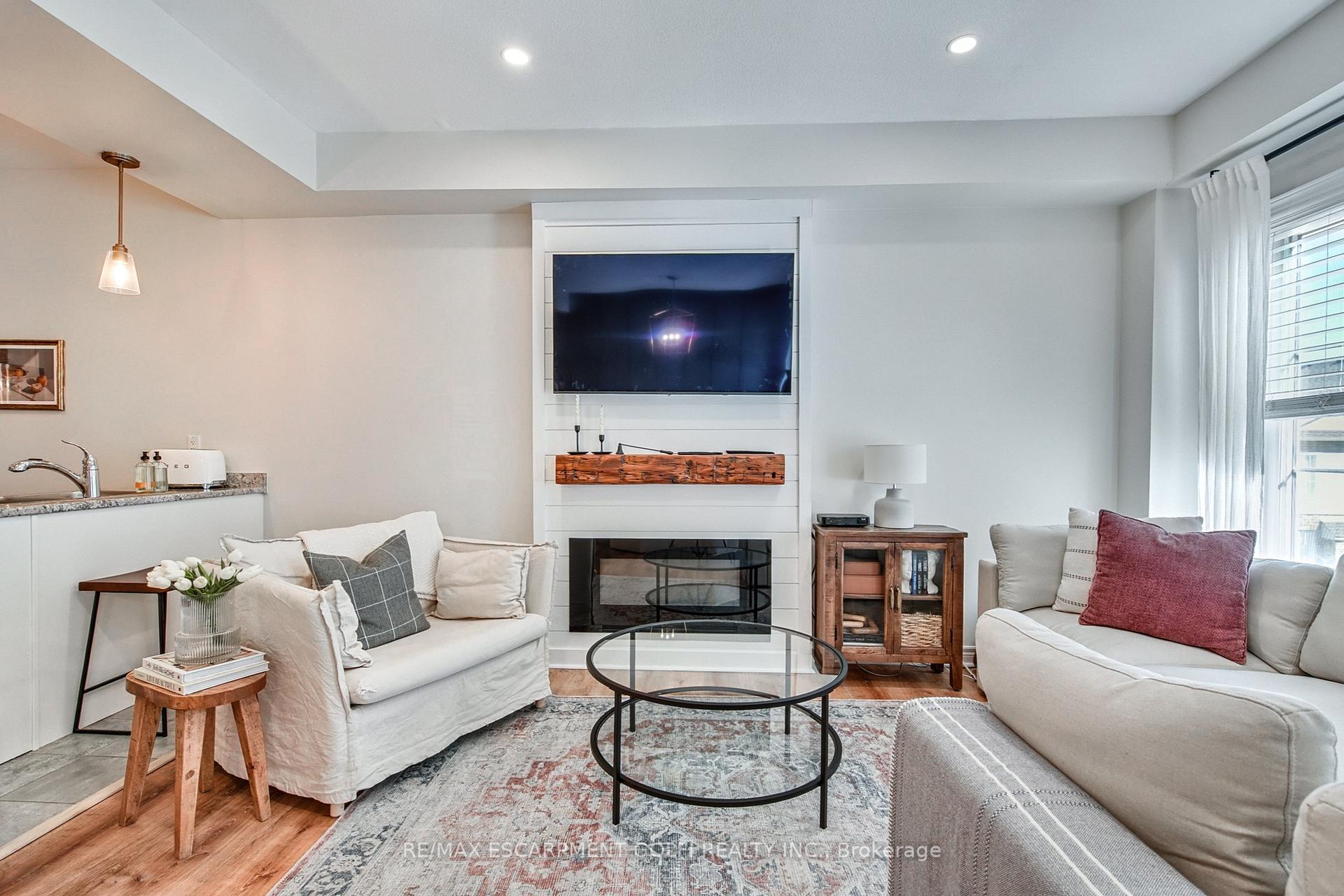 Photo 19 of 9 Pipe Avenue, Hamilton, Ancaster — HOMEH