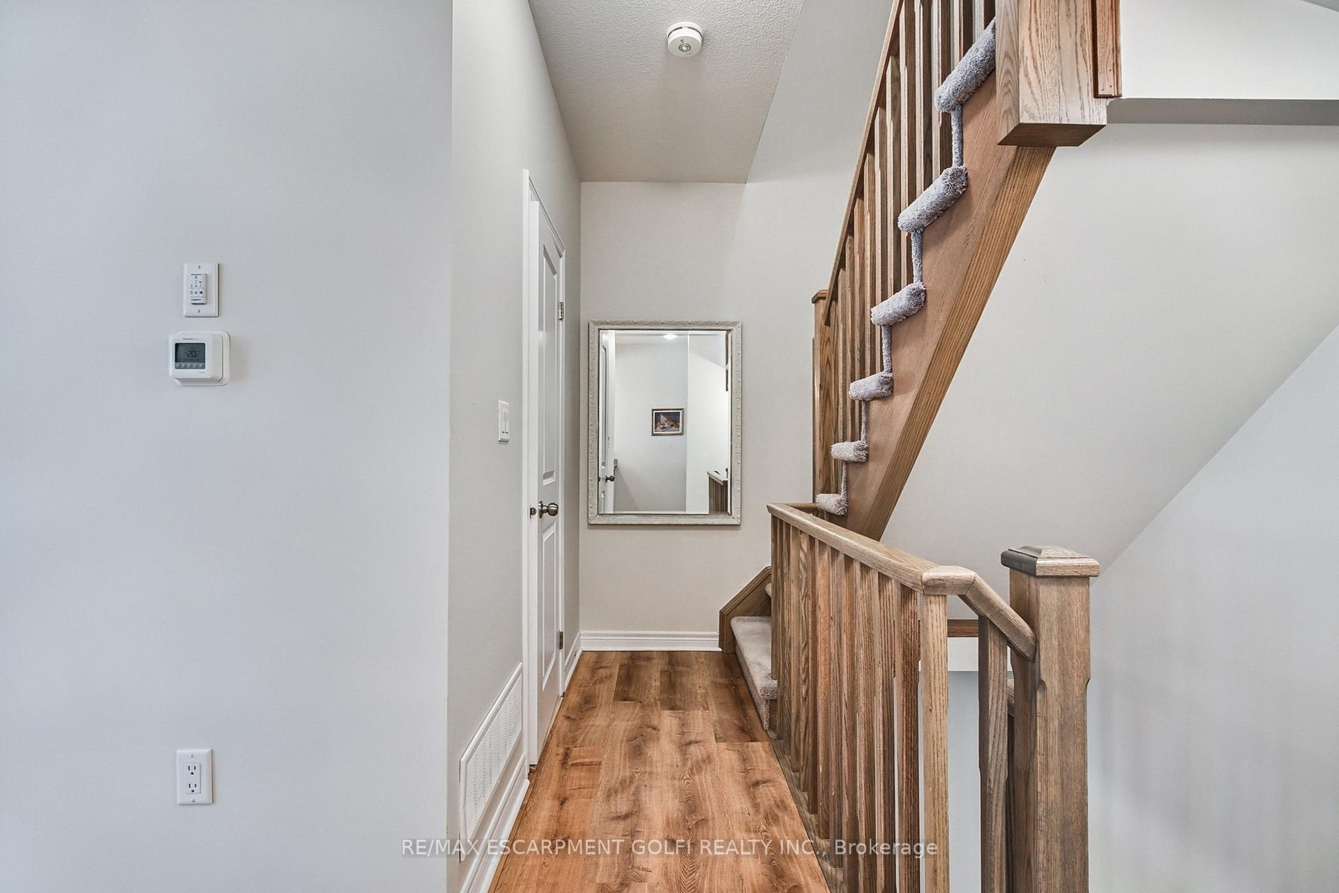 Photo 27 of 9 Pipe Avenue, Hamilton, Ancaster — HOMEH
