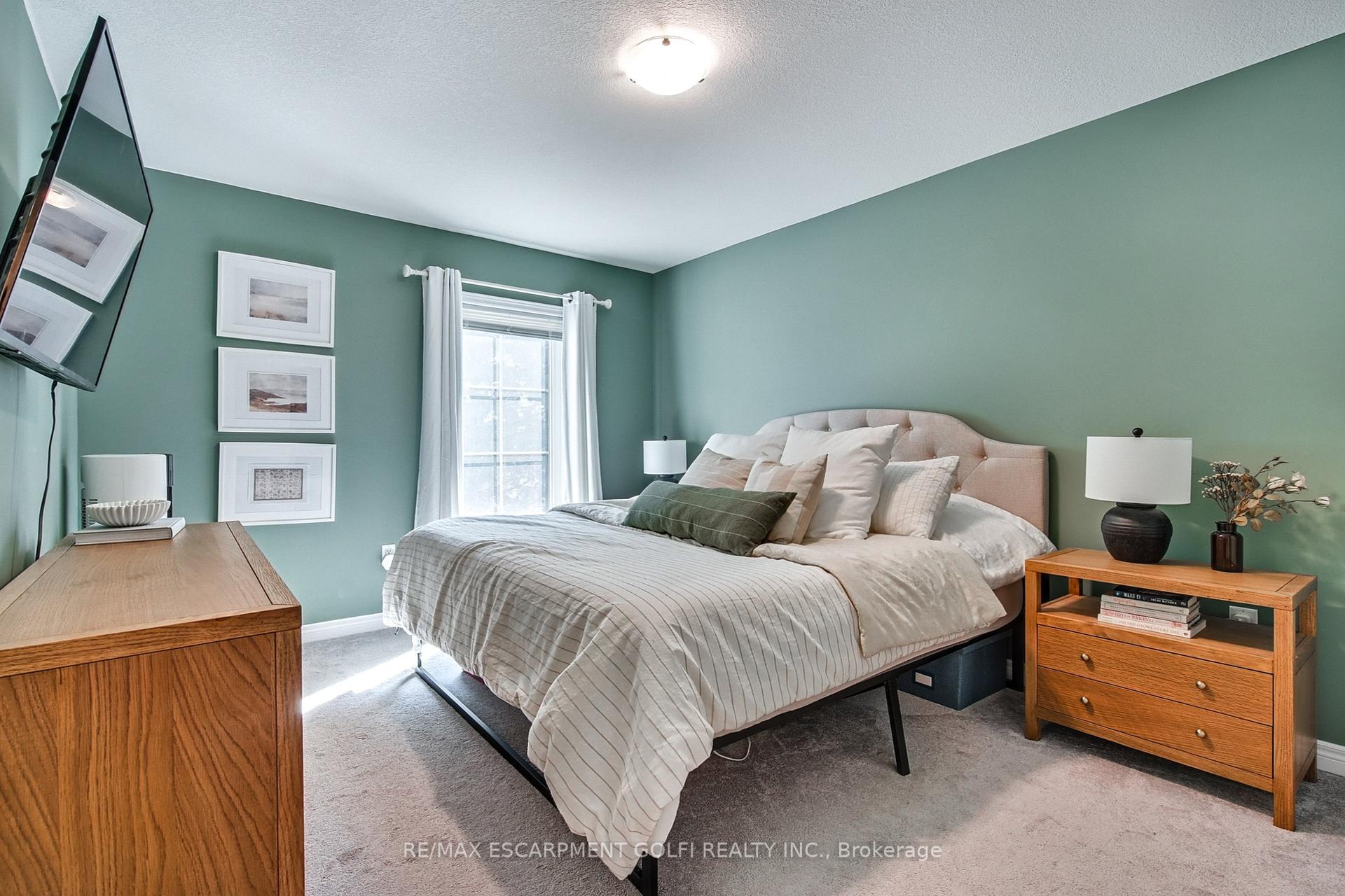 Photo 32 of 9 Pipe Avenue, Hamilton, Ancaster — HOMEH