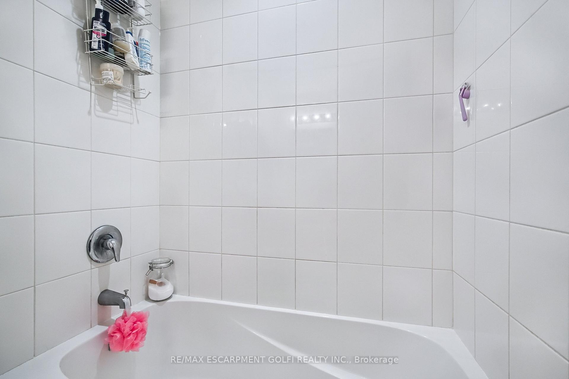 Photo 37 of 9 Pipe Avenue, Hamilton, Ancaster — HOMEH