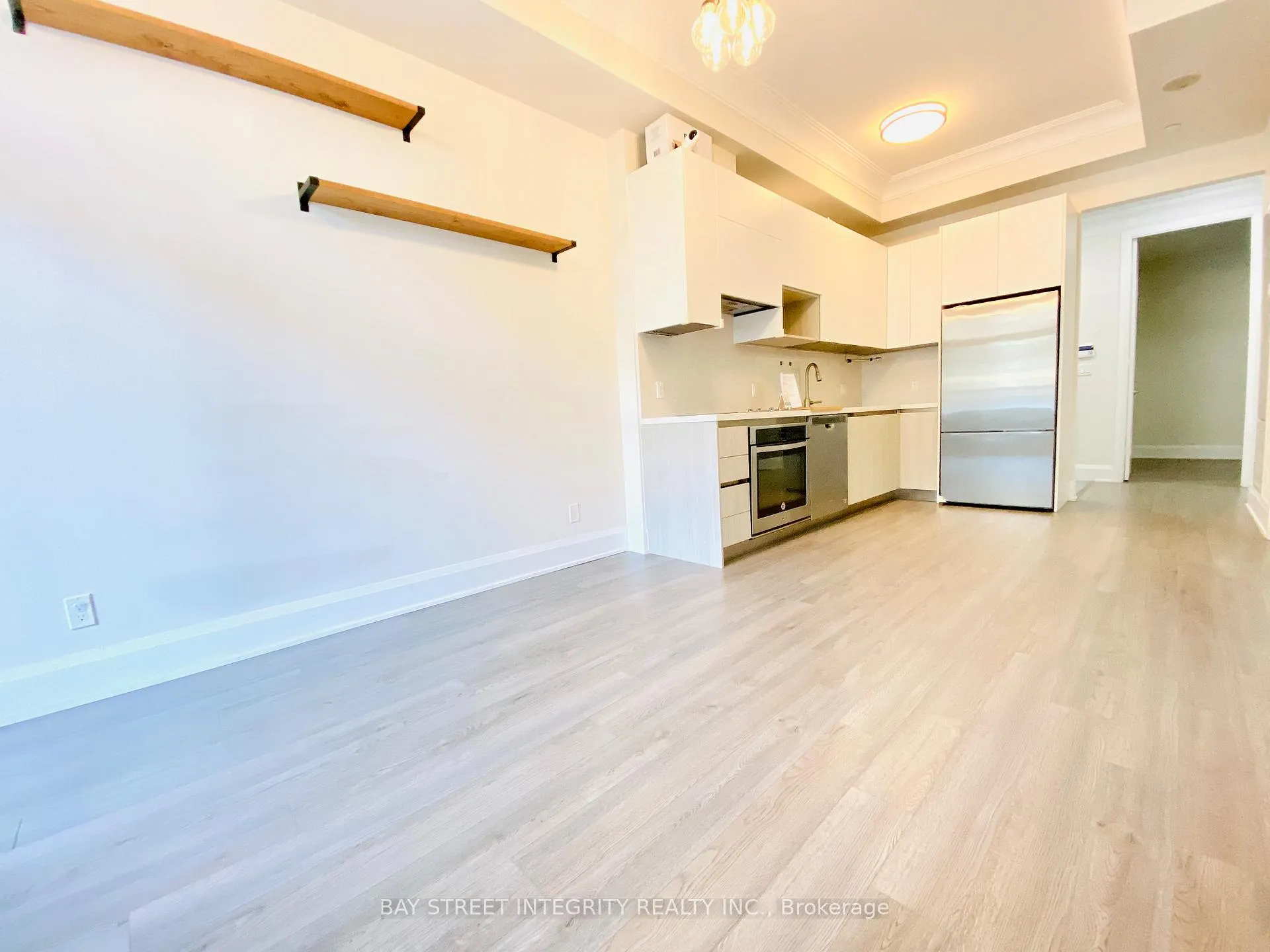 Photo 5 of Unit 232, 15 Water Walk Drive, Markham, Unionville — HOMEH