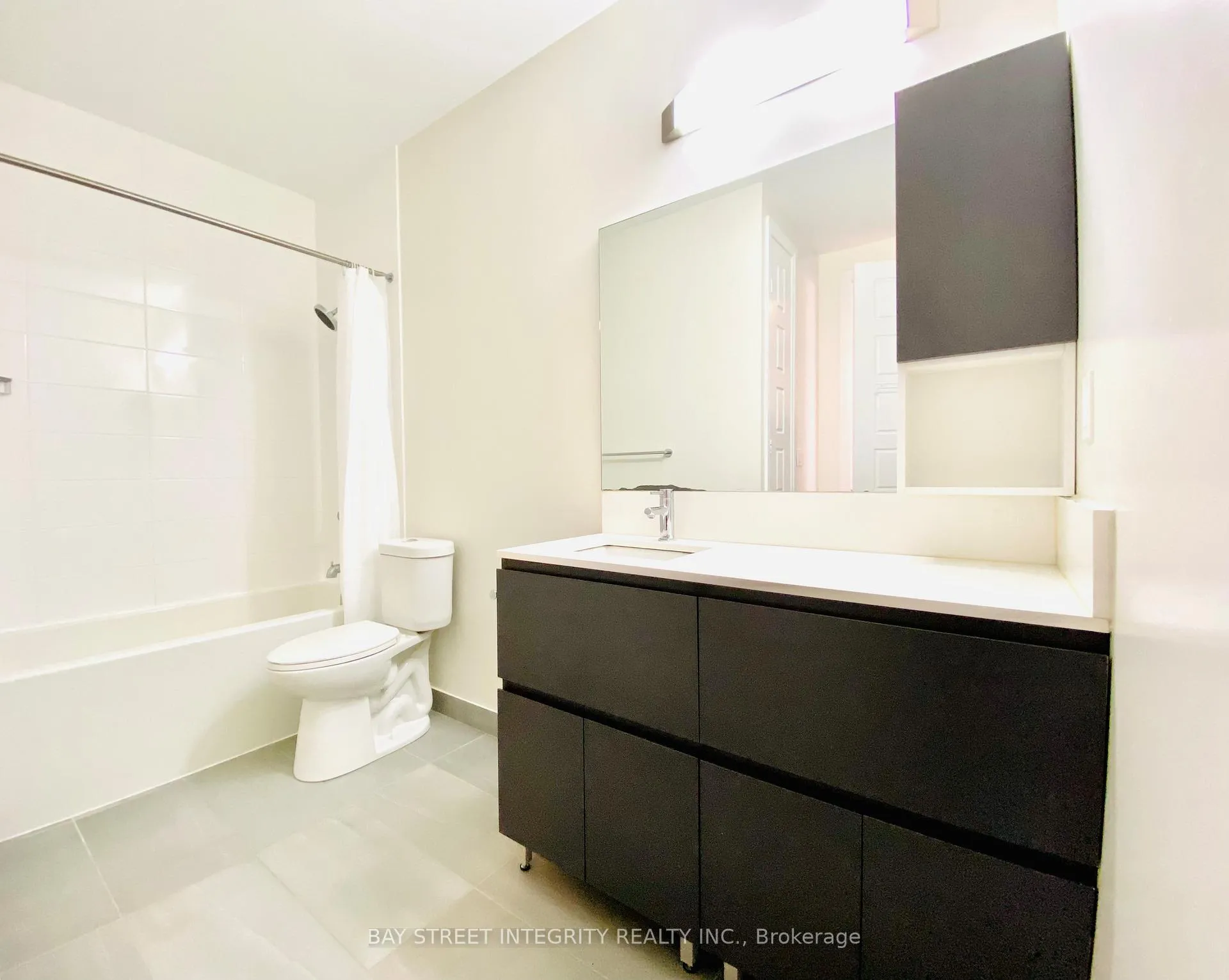Photo 8 of Unit 232, 15 Water Walk Drive, Markham, Unionville — HOMEH