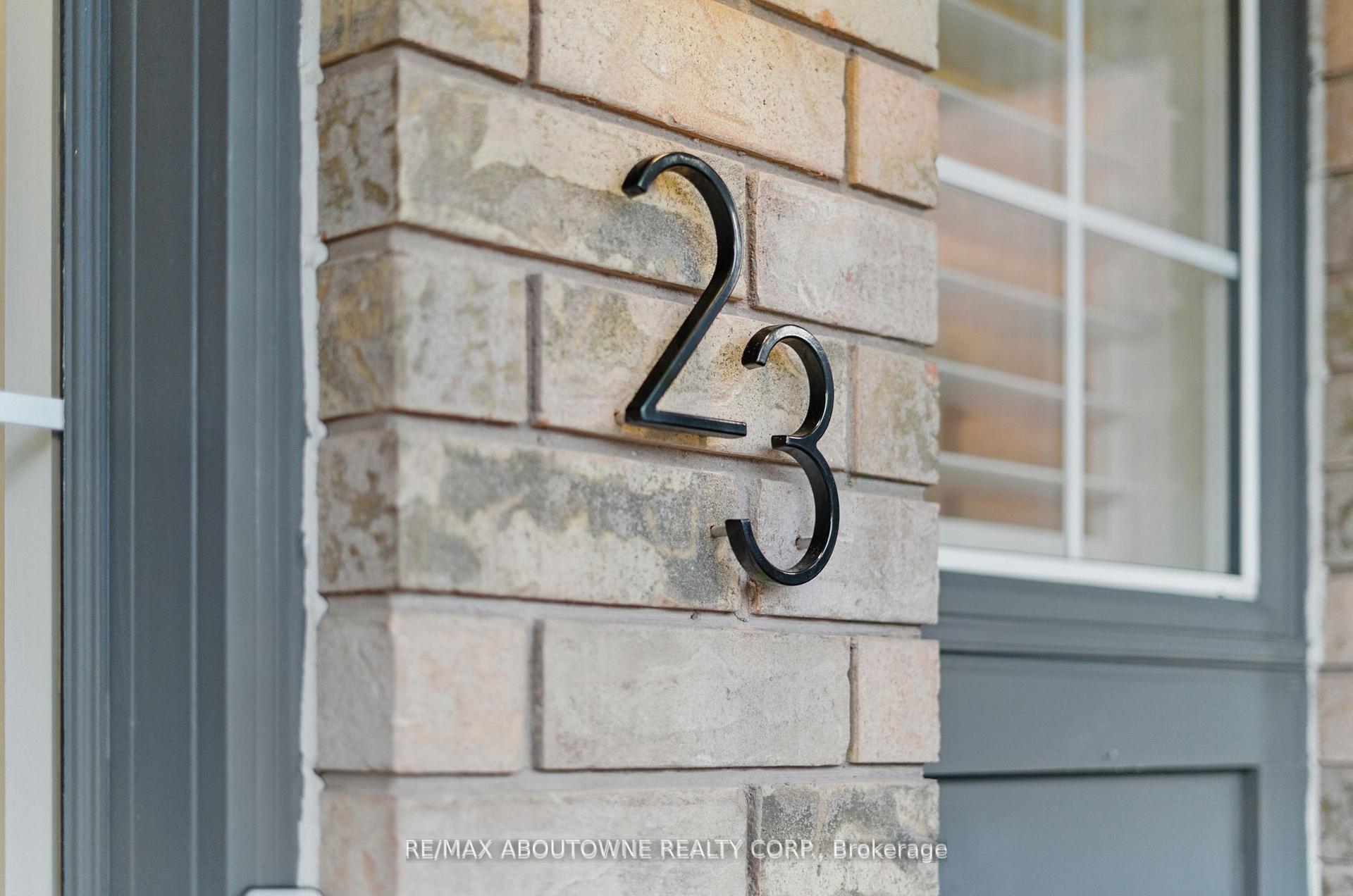 Photo 2 of 23 Timberland Drive, Vaughan, Vellore Village — HOMEH