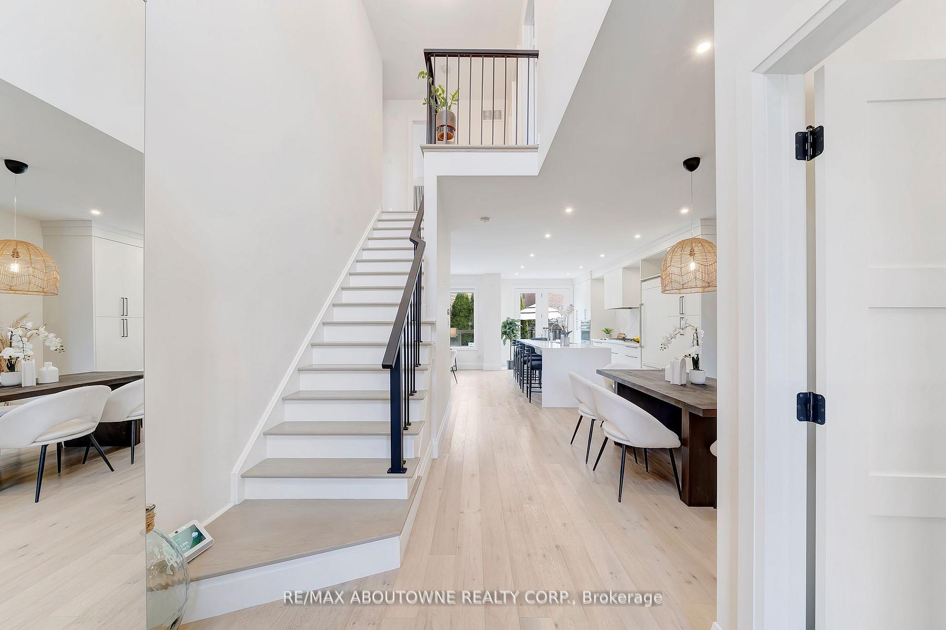 Photo 3 of 23 Timberland Drive, Vaughan, Vellore Village — HOMEH