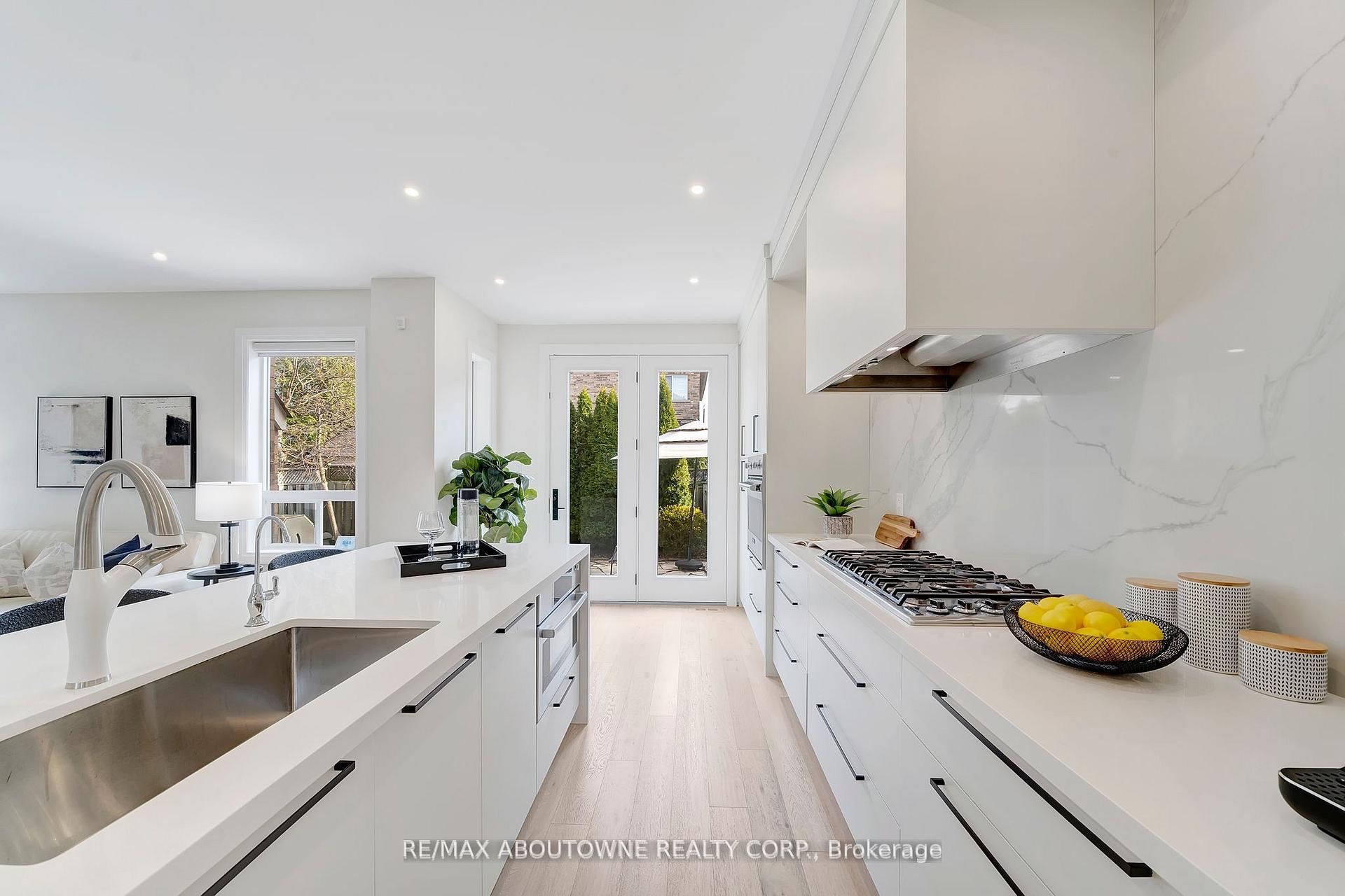 Photo 9 of 23 Timberland Drive, Vaughan, Vellore Village — HOMEH