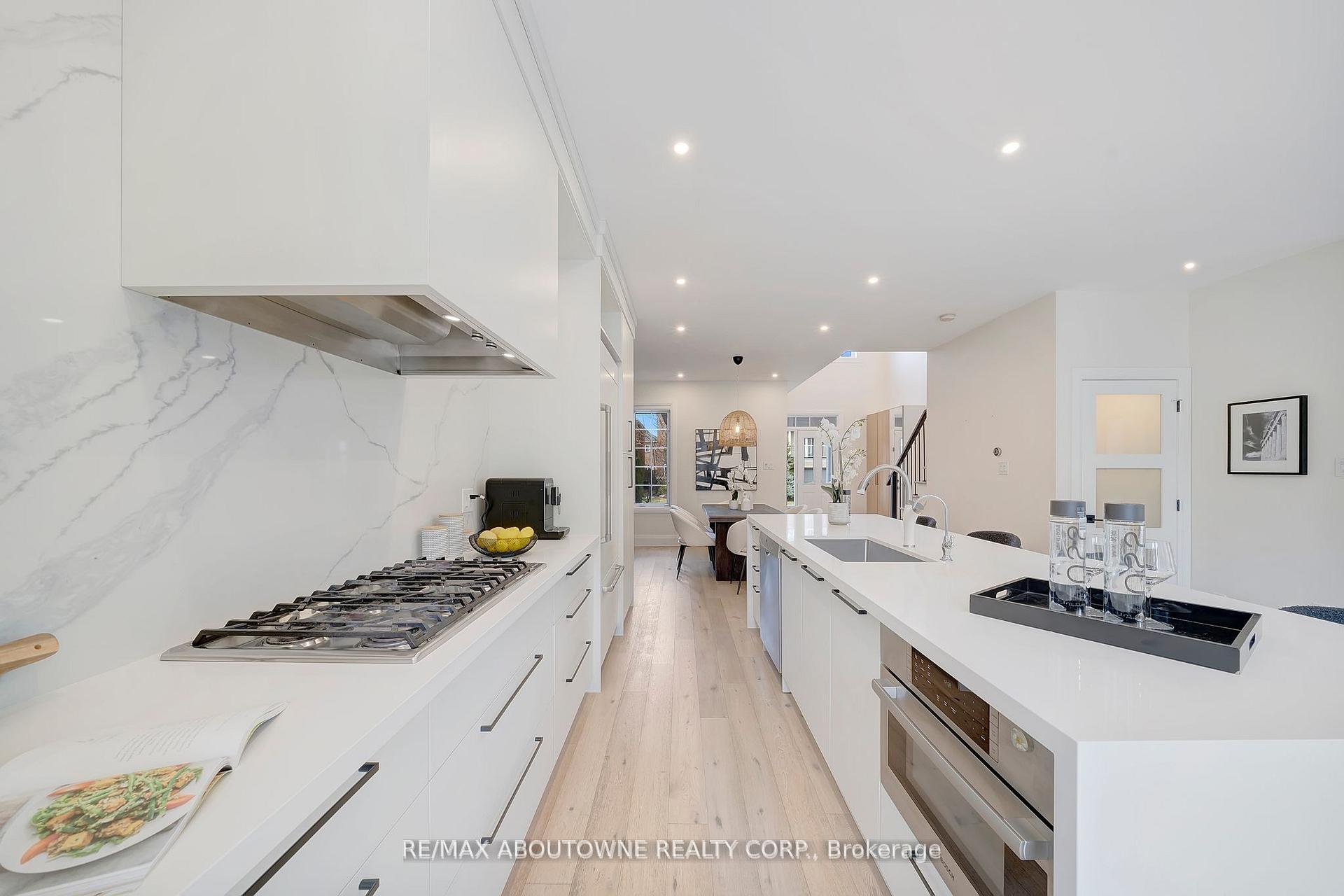 Photo 10 of 23 Timberland Drive, Vaughan, Vellore Village — HOMEH