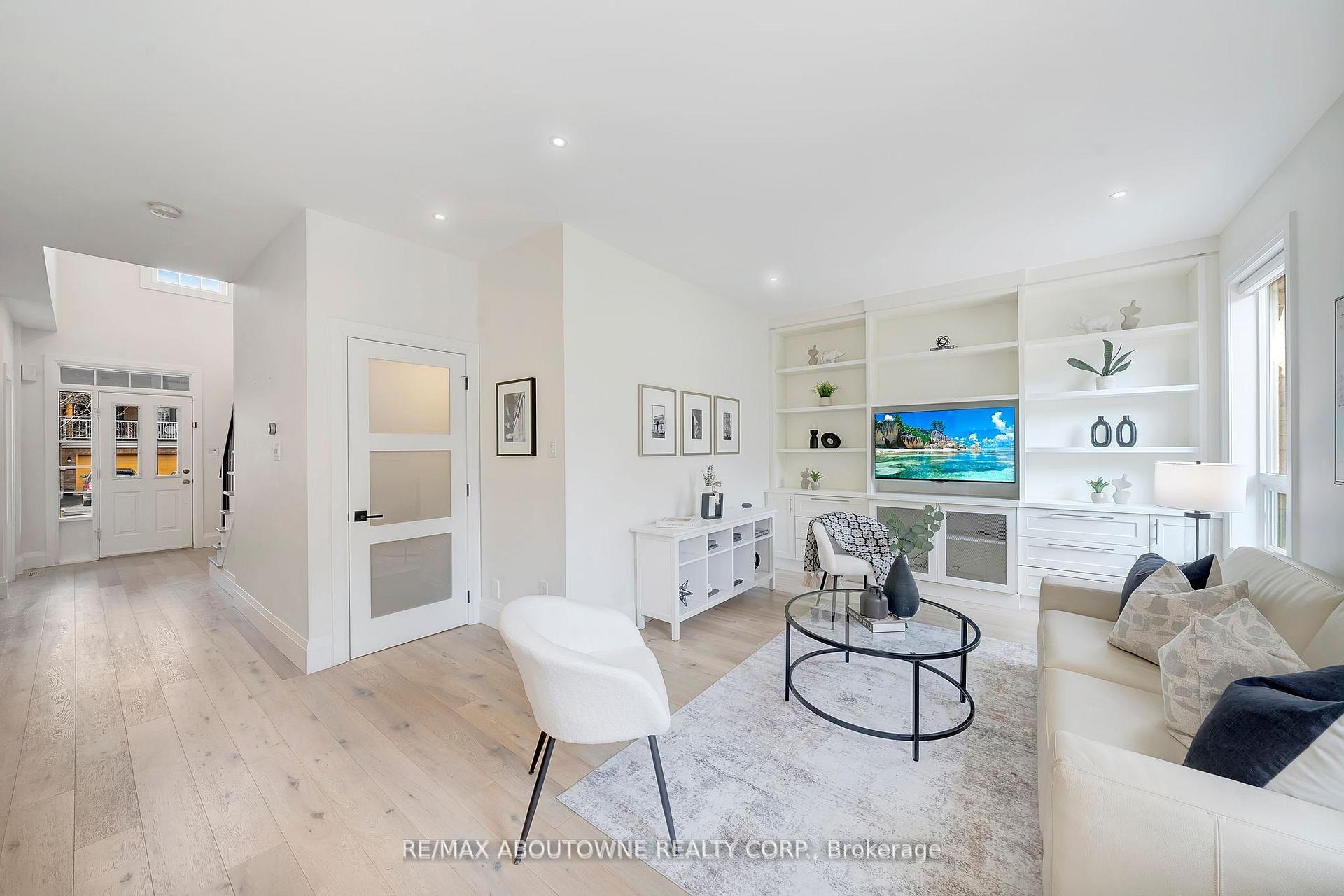 Photo 15 of 23 Timberland Drive, Vaughan, Vellore Village — HOMEH