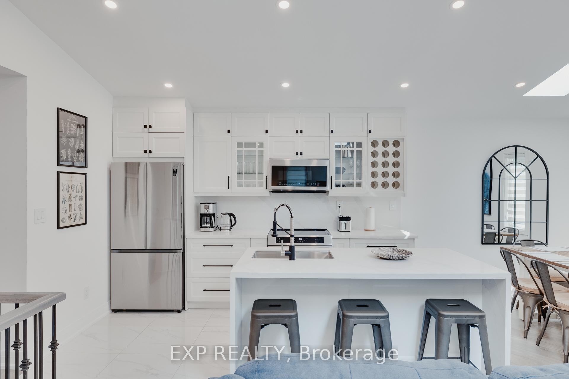 Photo 5 of 124 Bond Street N, Hamilton, Westdale — HOMEH