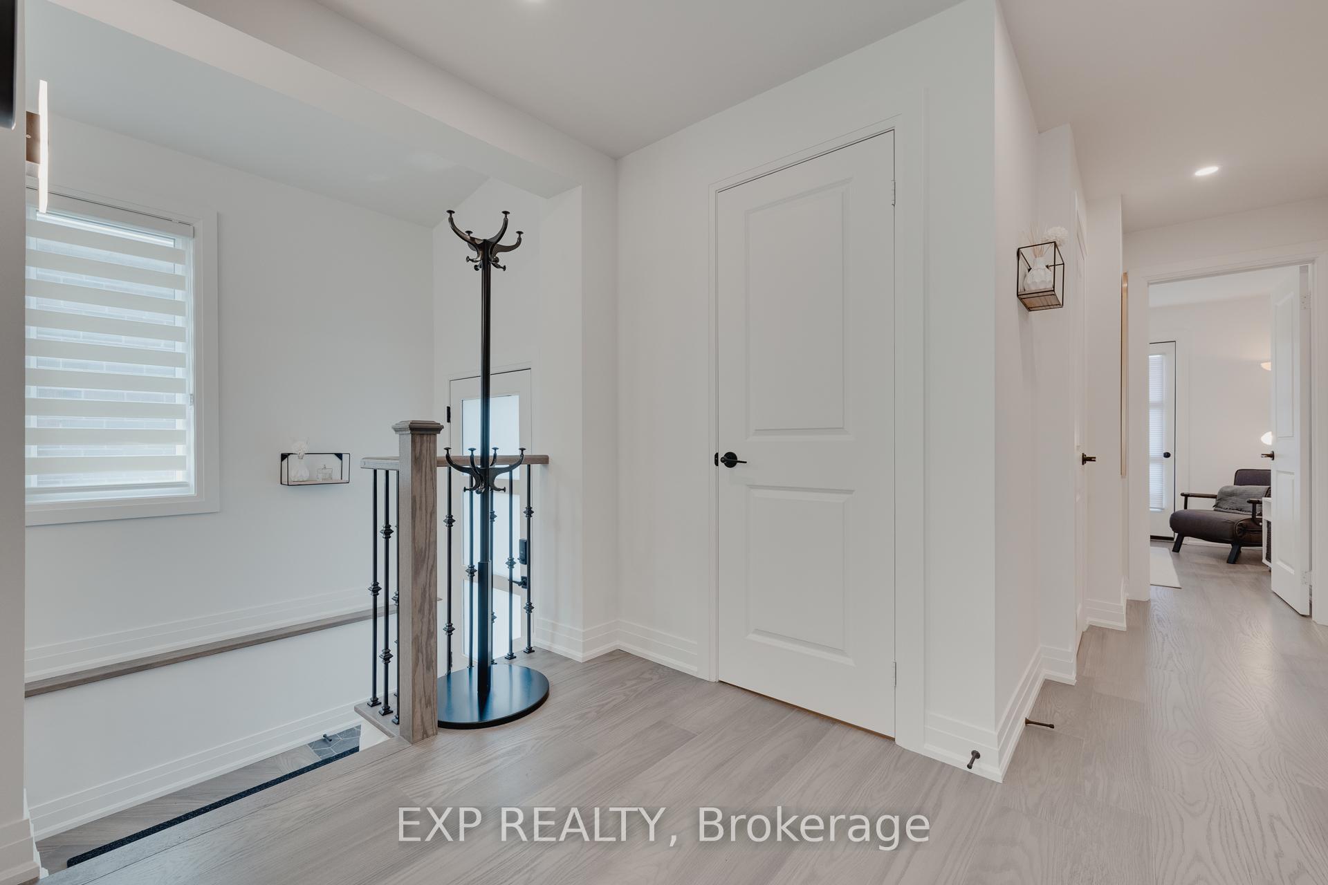 Photo 8 of 124 Bond Street N, Hamilton, Westdale — HOMEH