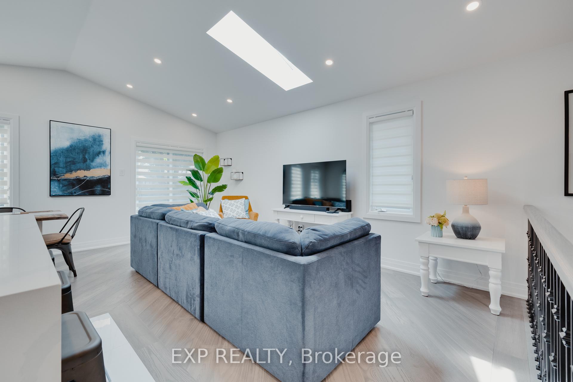 Photo 9 of 124 Bond Street N, Hamilton, Westdale — HOMEH