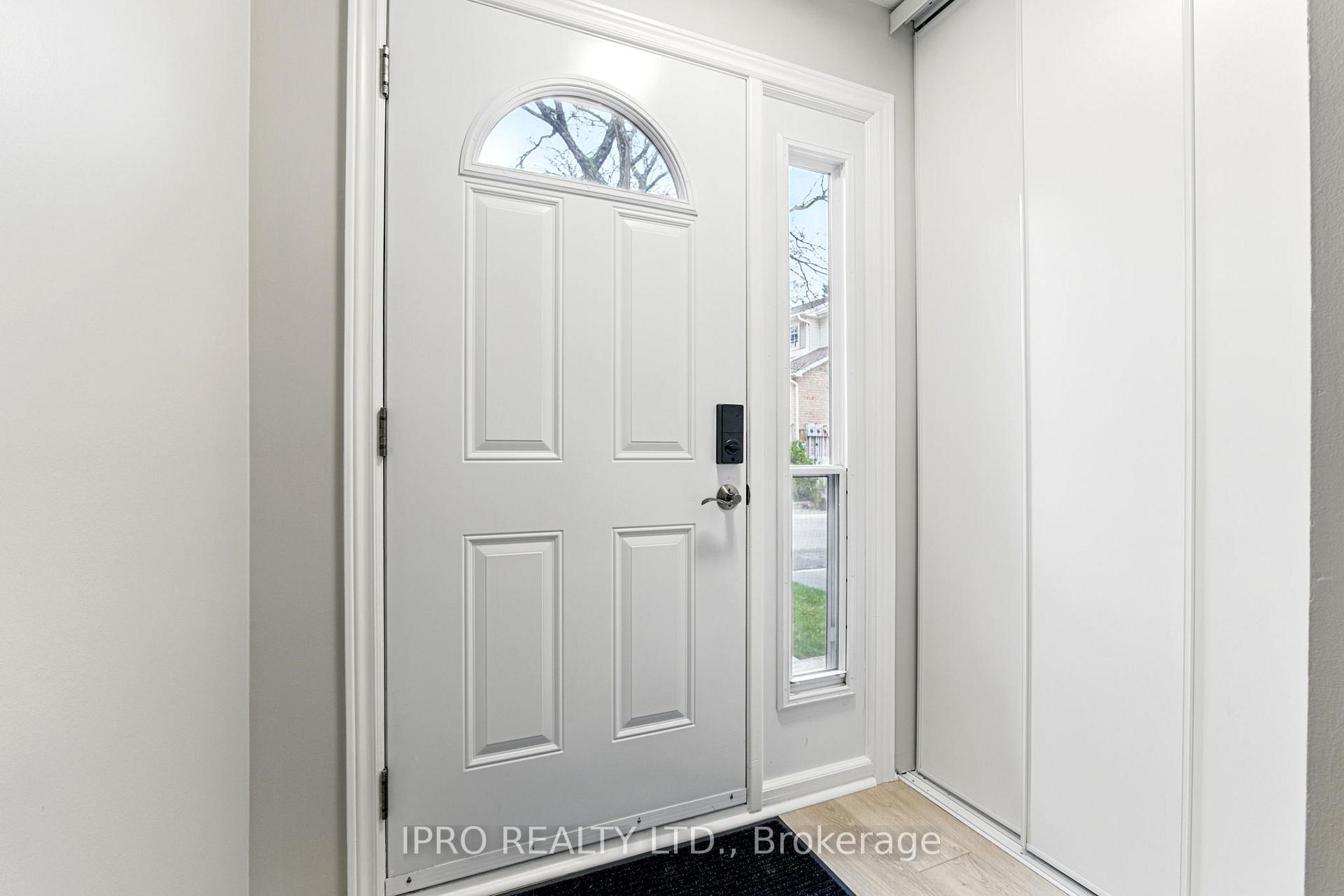 Photo 4 of Unit 9, 79 Braeheid Avenue, Hamilton, Waterdown — HOMEH