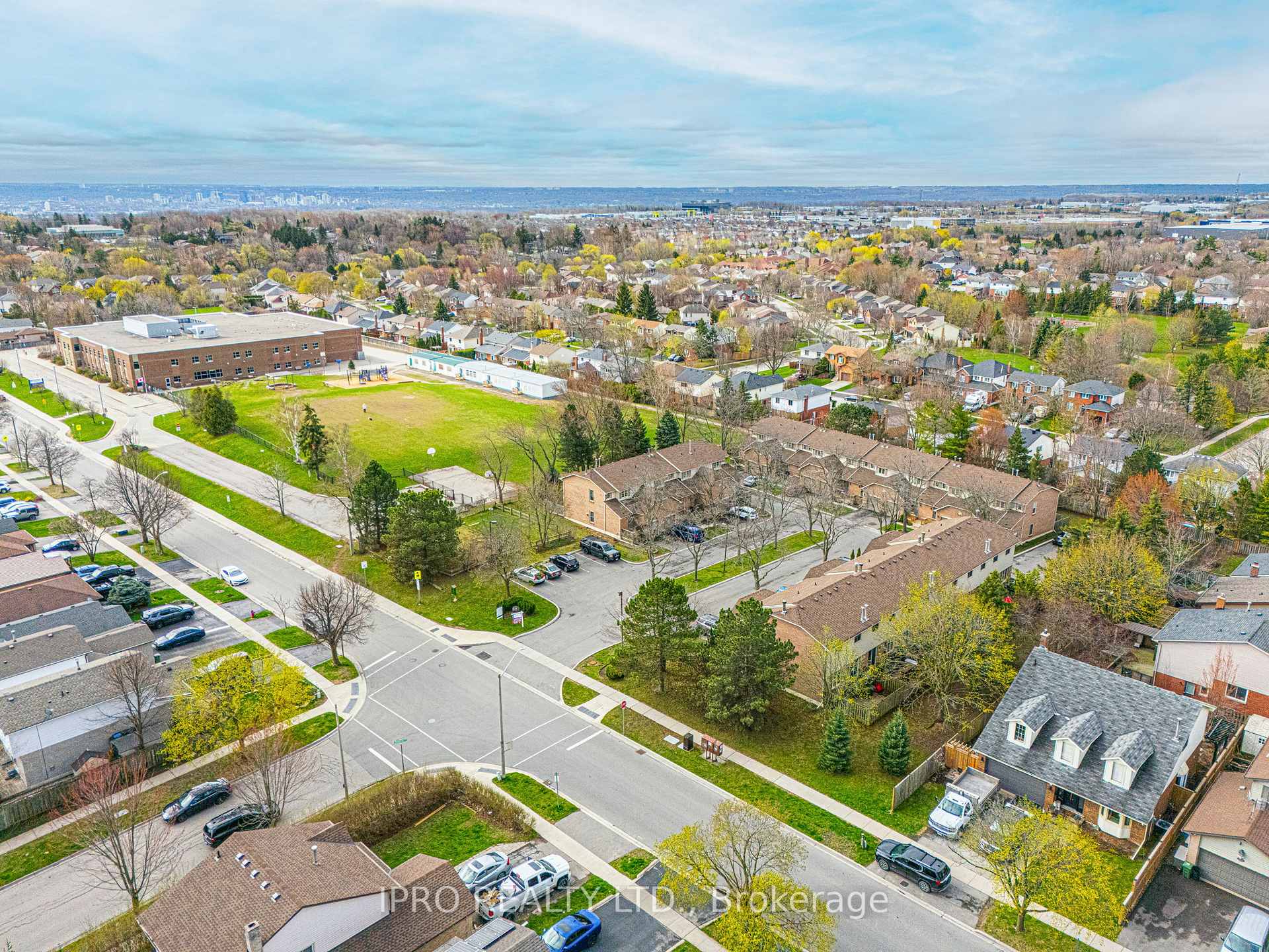 Photo 36 of Unit 9, 79 Braeheid Avenue, Hamilton, Waterdown — HOMEH