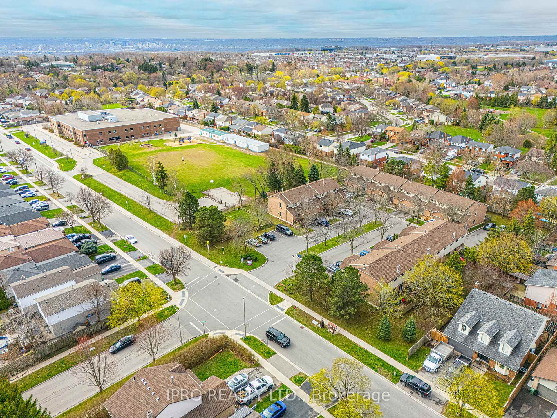 Photo 37 of Unit 9, 79 Braeheid Avenue, Hamilton, Waterdown — HOMEH