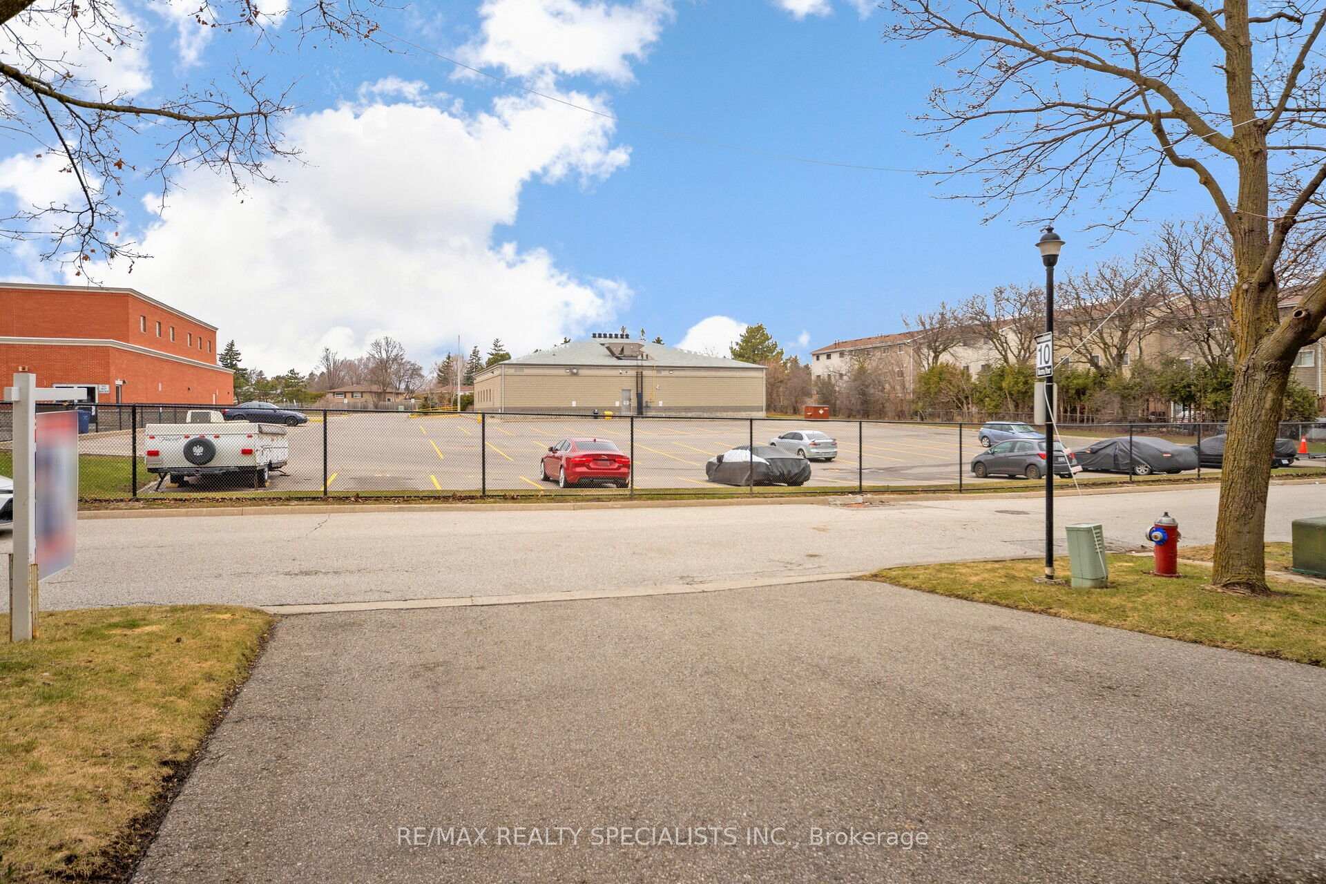 Photo 4 of 153 Enderby Crescent, Brampton, Bramalea Road South Gateway — HOMEH