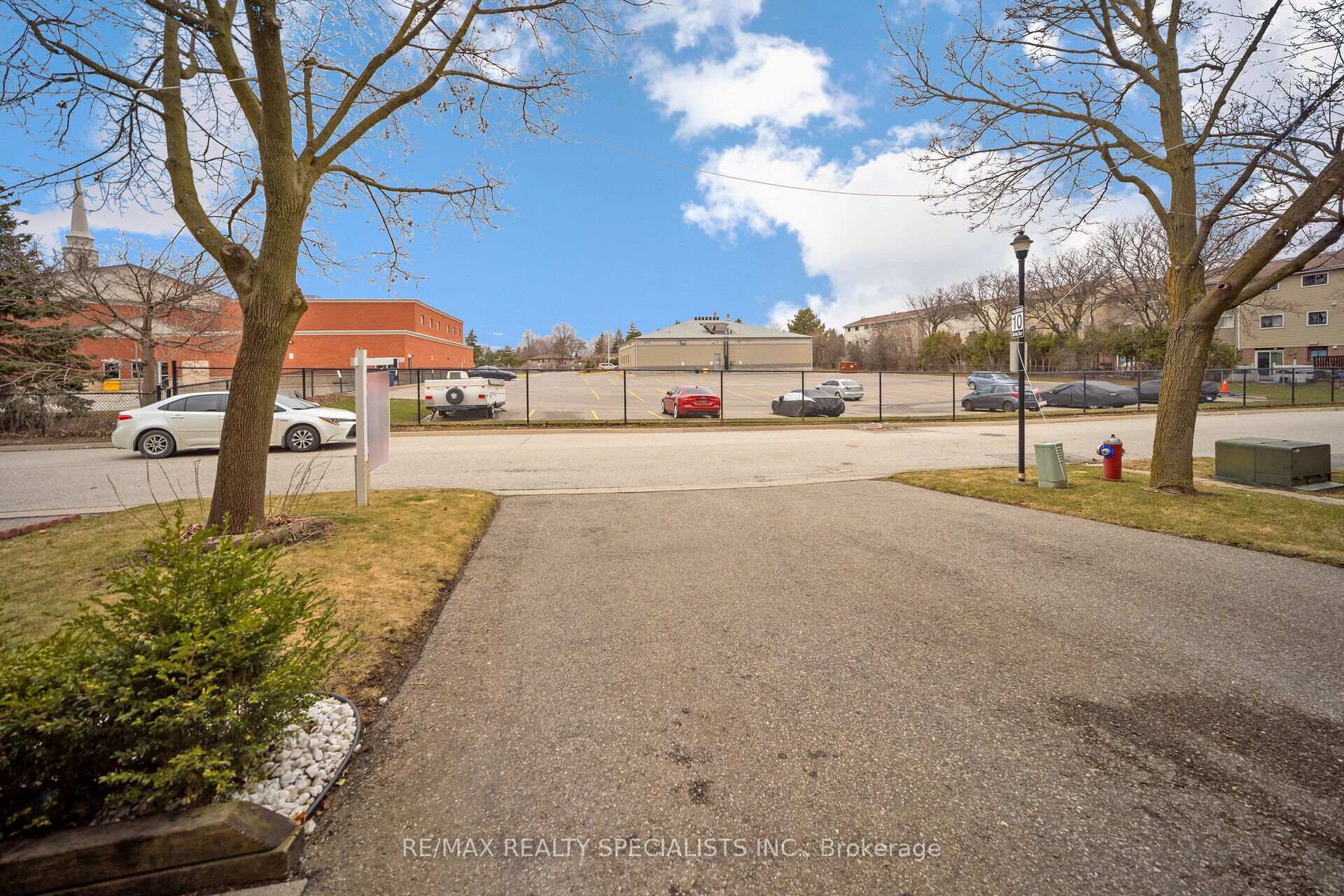 Photo 5 of 153 Enderby Crescent, Brampton, Bramalea Road South Gateway — HOMEH
