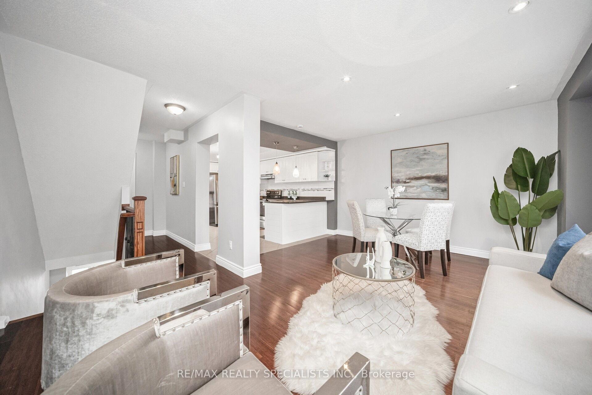 Photo 10 of 153 Enderby Crescent, Brampton, Bramalea Road South Gateway — HOMEH