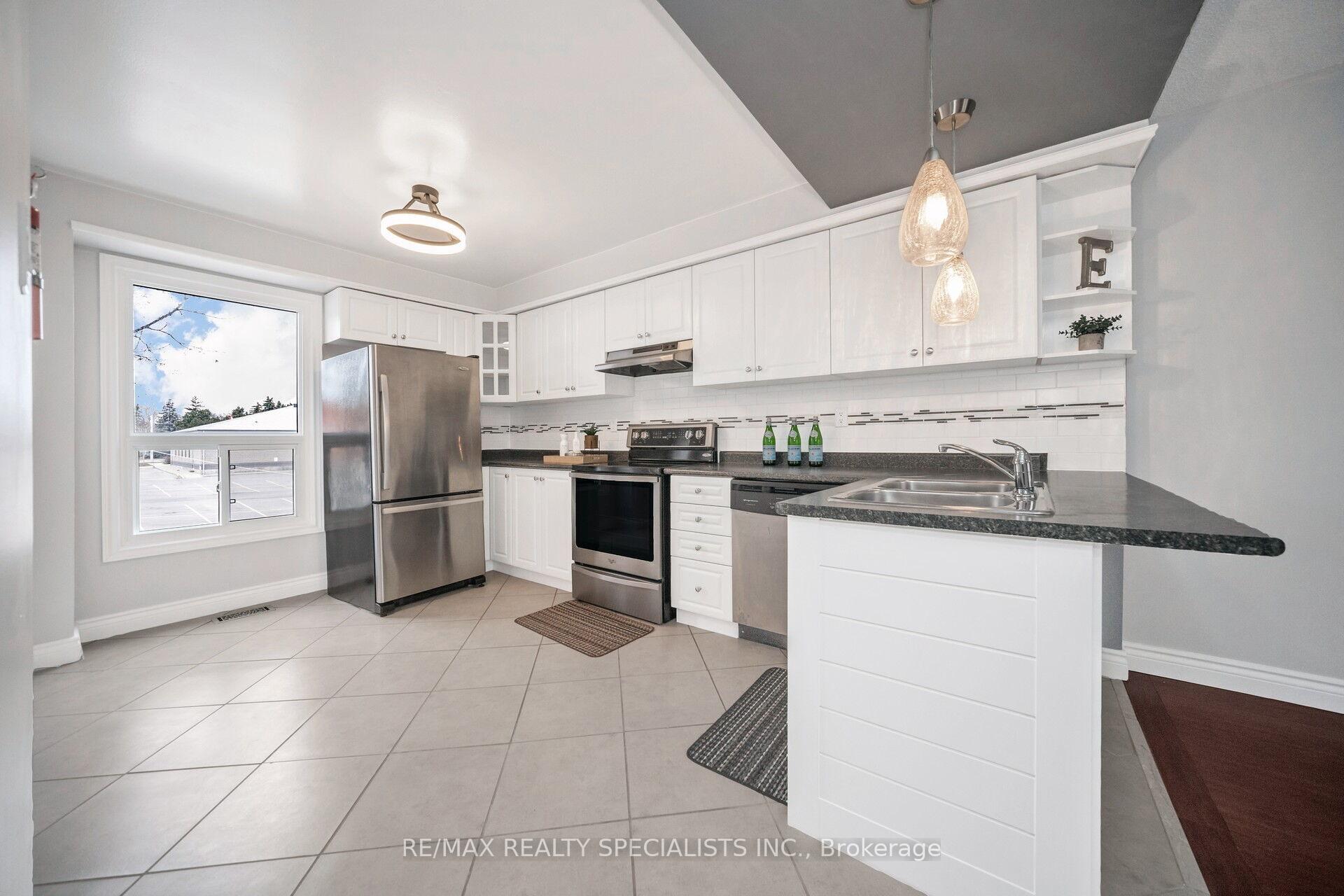 Photo 14 of 153 Enderby Crescent, Brampton, Bramalea Road South Gateway — HOMEH