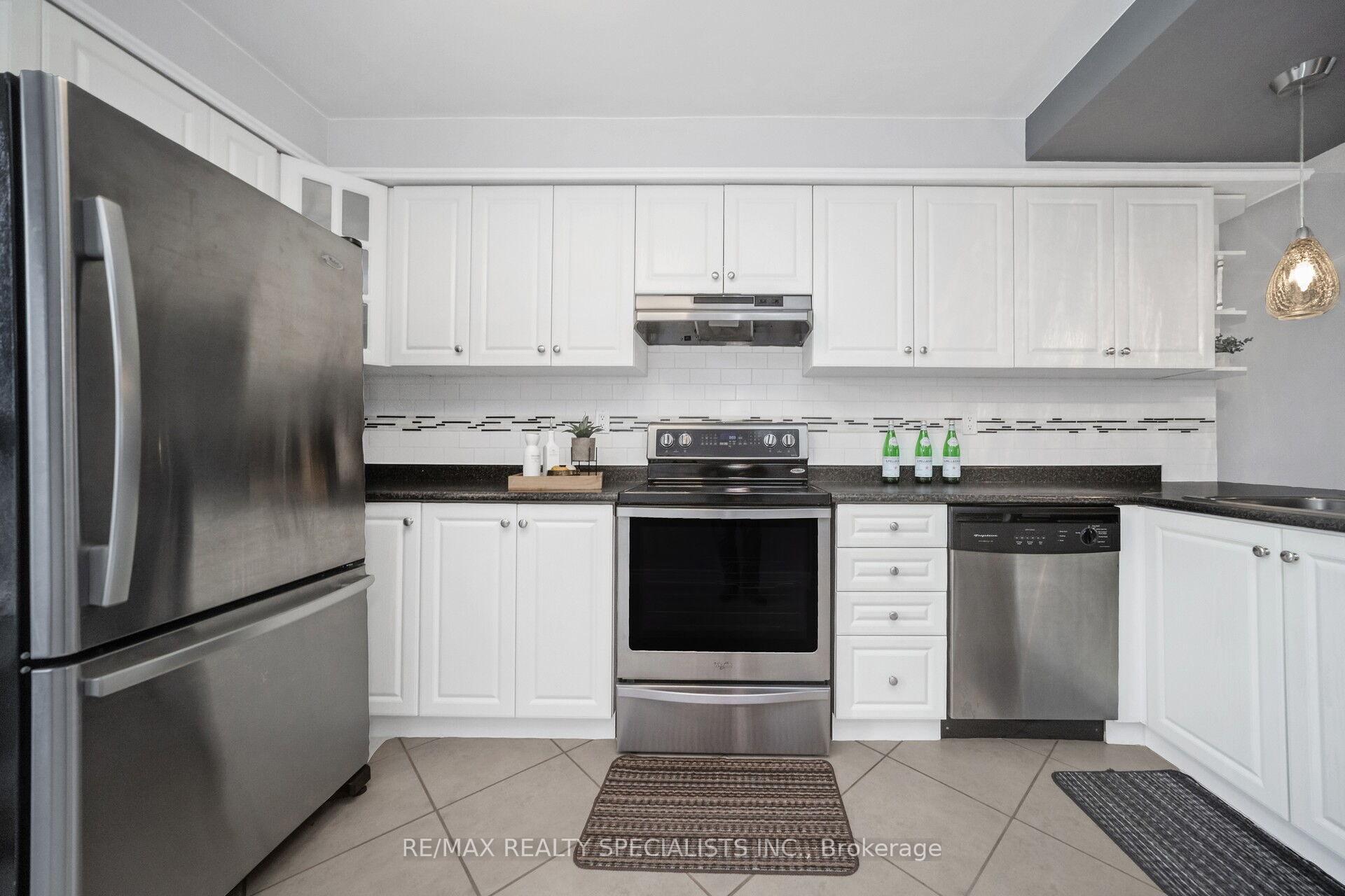 Photo 15 of 153 Enderby Crescent, Brampton, Bramalea Road South Gateway — HOMEH