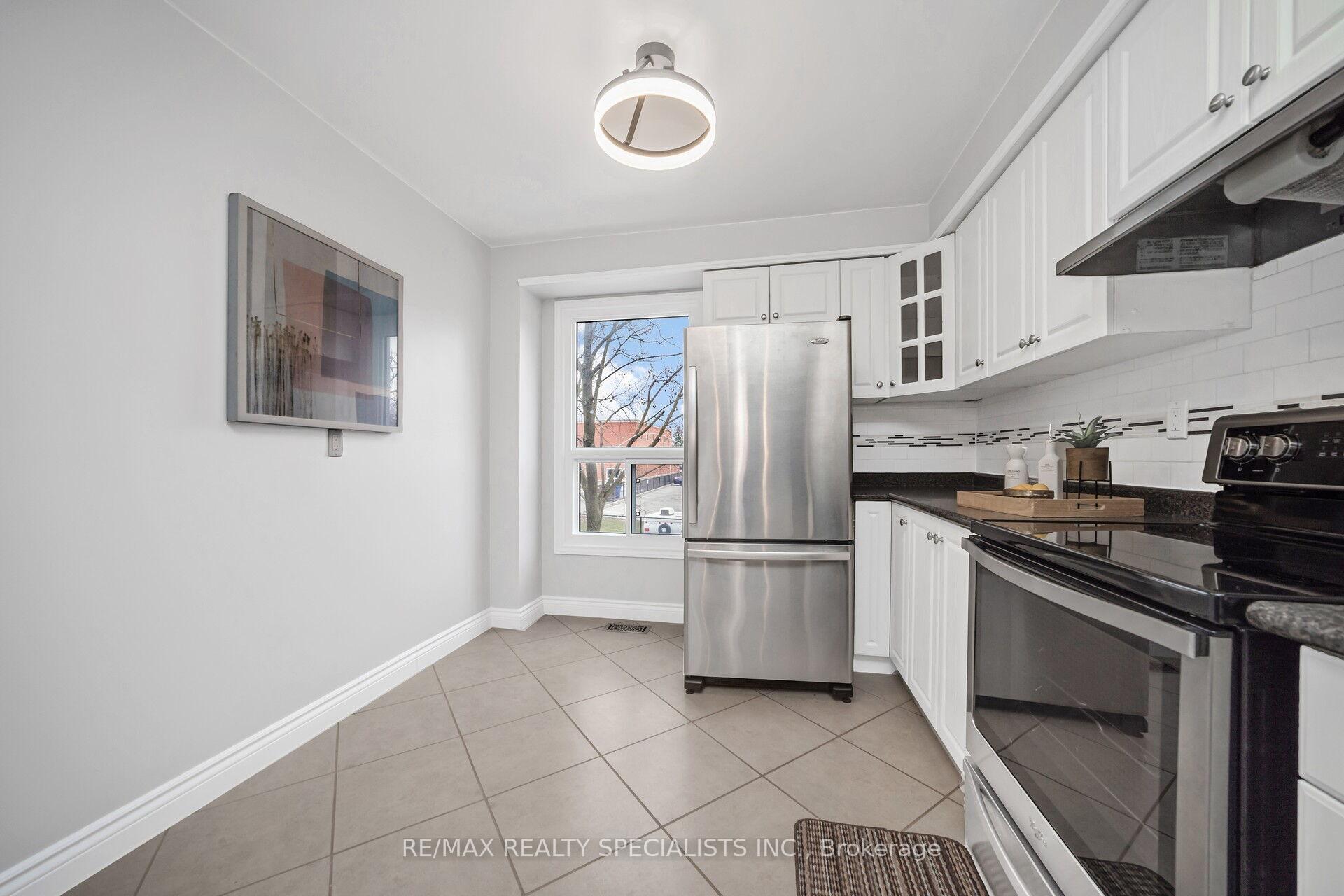 Photo 16 of 153 Enderby Crescent, Brampton, Bramalea Road South Gateway — HOMEH