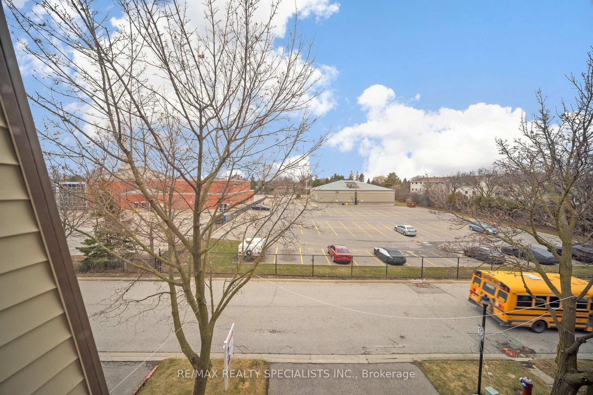 Photo 24 of 153 Enderby Crescent, Brampton, Bramalea Road South Gateway — HOMEH