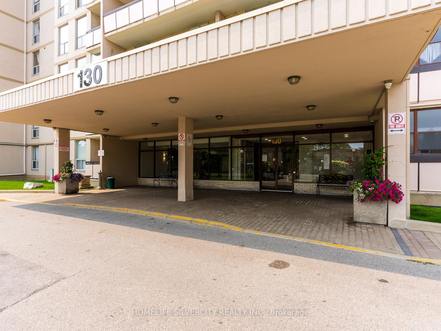 Photo 3 of Unit 708, 130 Neptune Drive, Toronto, Englemount-Lawrence — HOMEH