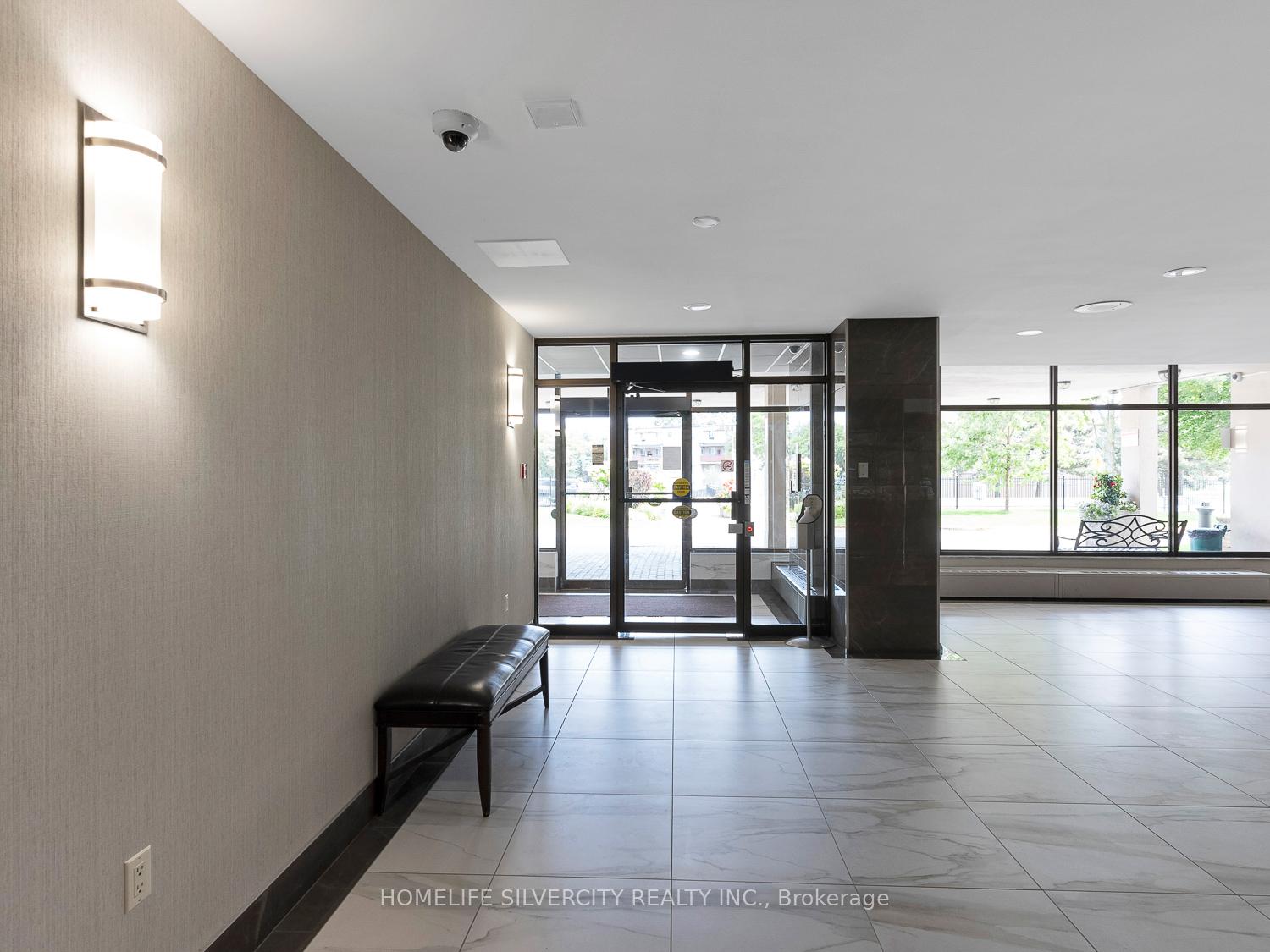 Photo 5 of Unit 708, 130 Neptune Drive, Toronto, Englemount-Lawrence — HOMEH