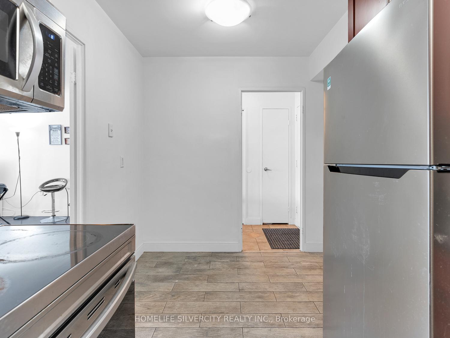 Photo 22 of Unit 708, 130 Neptune Drive, Toronto, Englemount-Lawrence — HOMEH