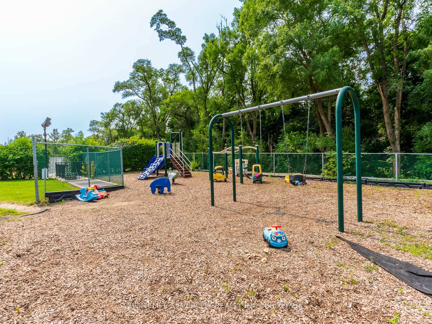 Photo 33 of Unit 708, 130 Neptune Drive, Toronto, Englemount-Lawrence — HOMEH